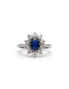 Bague contemporaine en or blanc 18 carats sertie d'un saphir et de diamants taille "brillant" (+-0.9ct) - 1