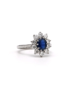 Bague contemporaine en or blanc 18 carats sertie d'un saphir et de diamants taille "brillant" (+-0.9ct) - 6