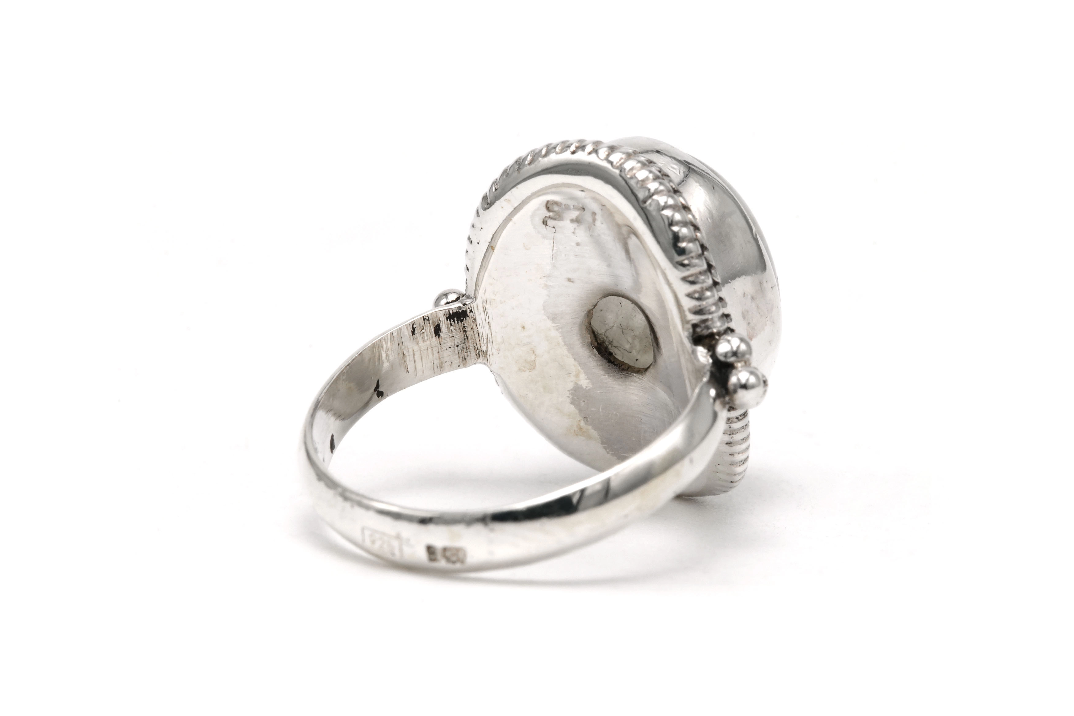 Bague contemporaine en argent 925 sertie d'une labradorite - 6