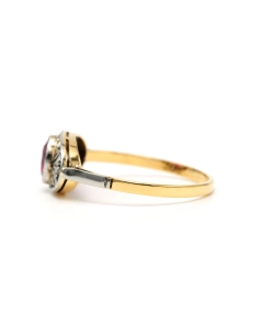 Bague Art Déco en or jaune et blanc 18 carats sertie d'un rubis de synthèse et de diamants taille "rose" - - 3