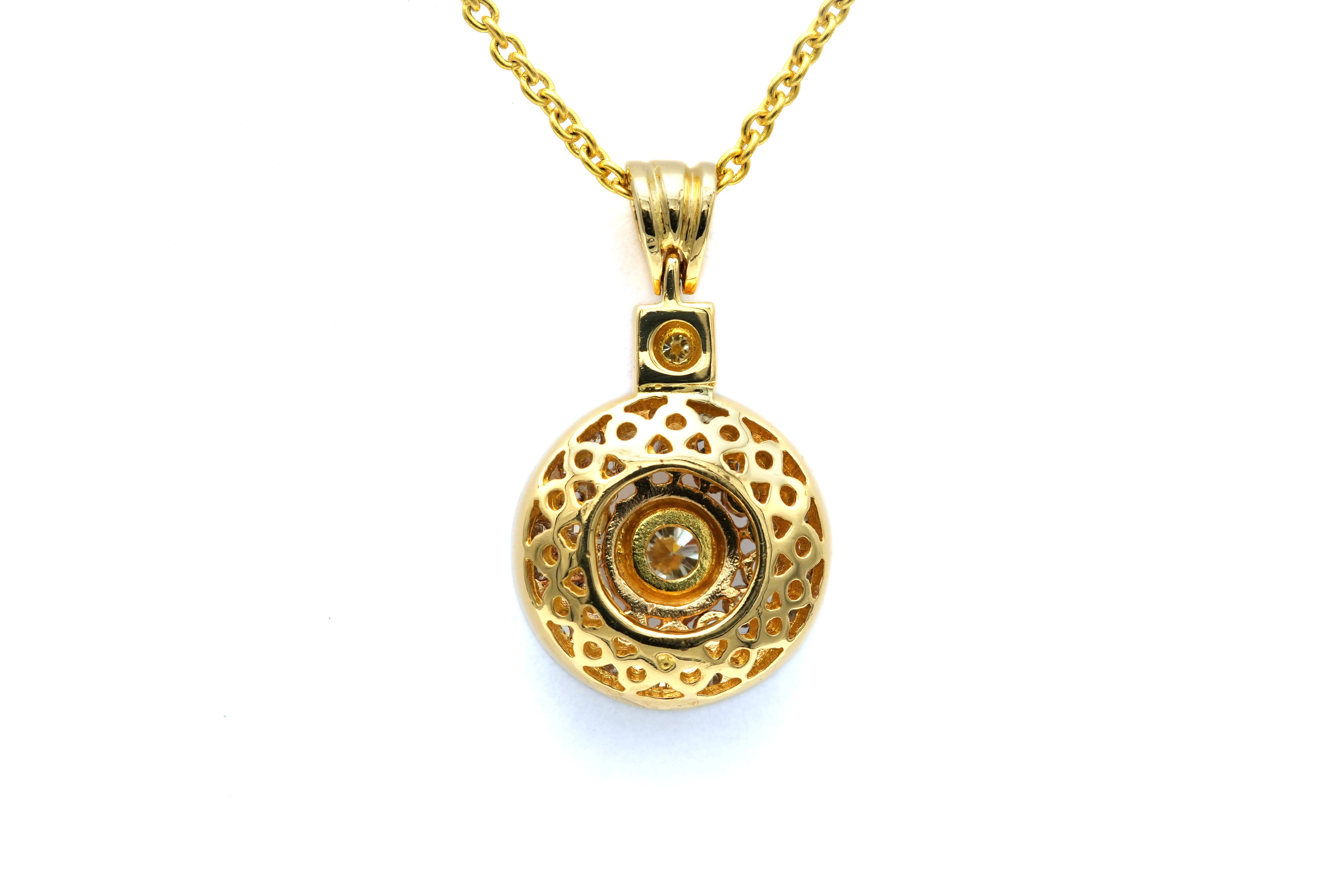 Pendentif contemporain en or jaune 18 carats serti de diamants taille "brillant" (+-0.48ct) - 4