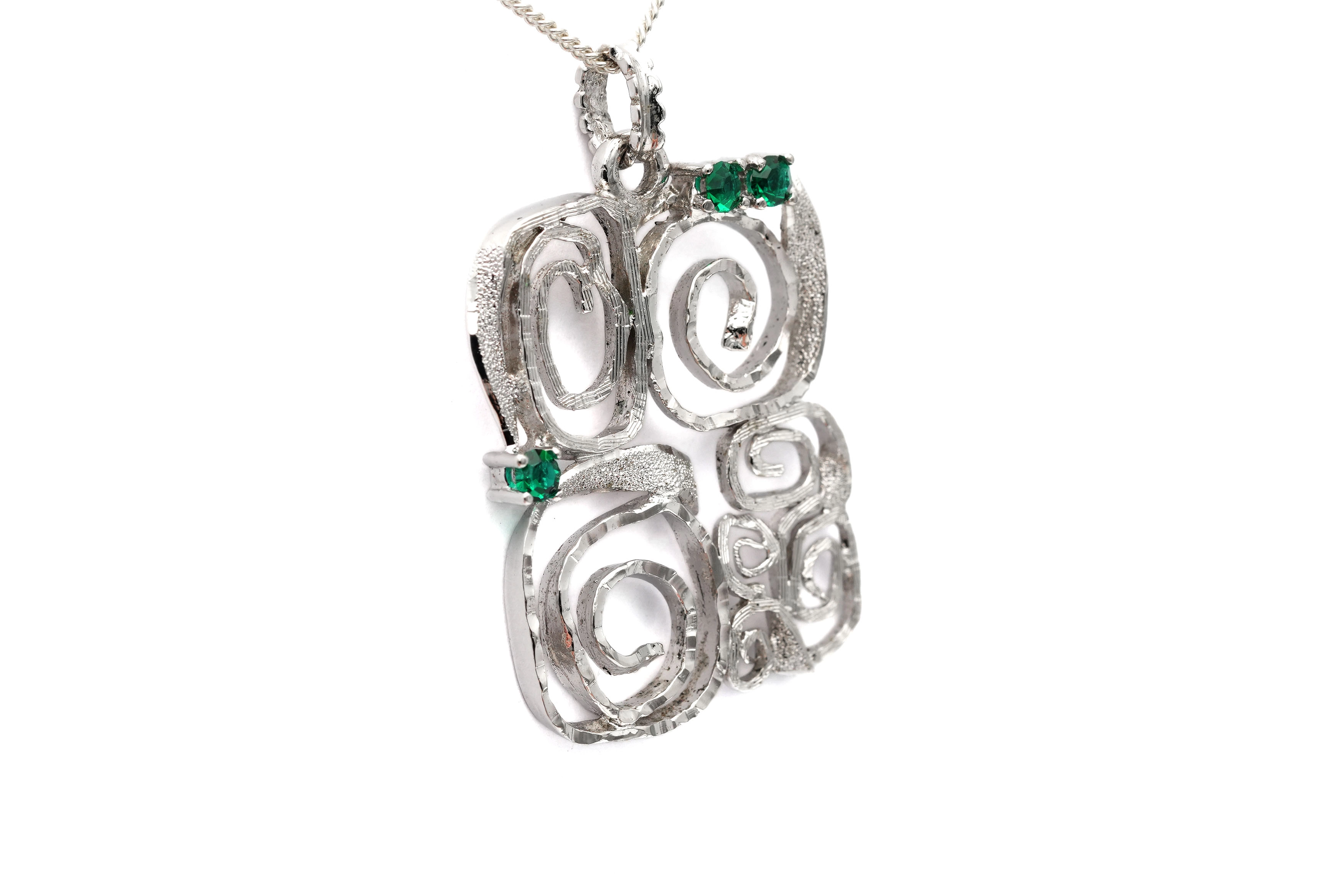Pendentif Années 70 en argent 900 serti de strass - 2