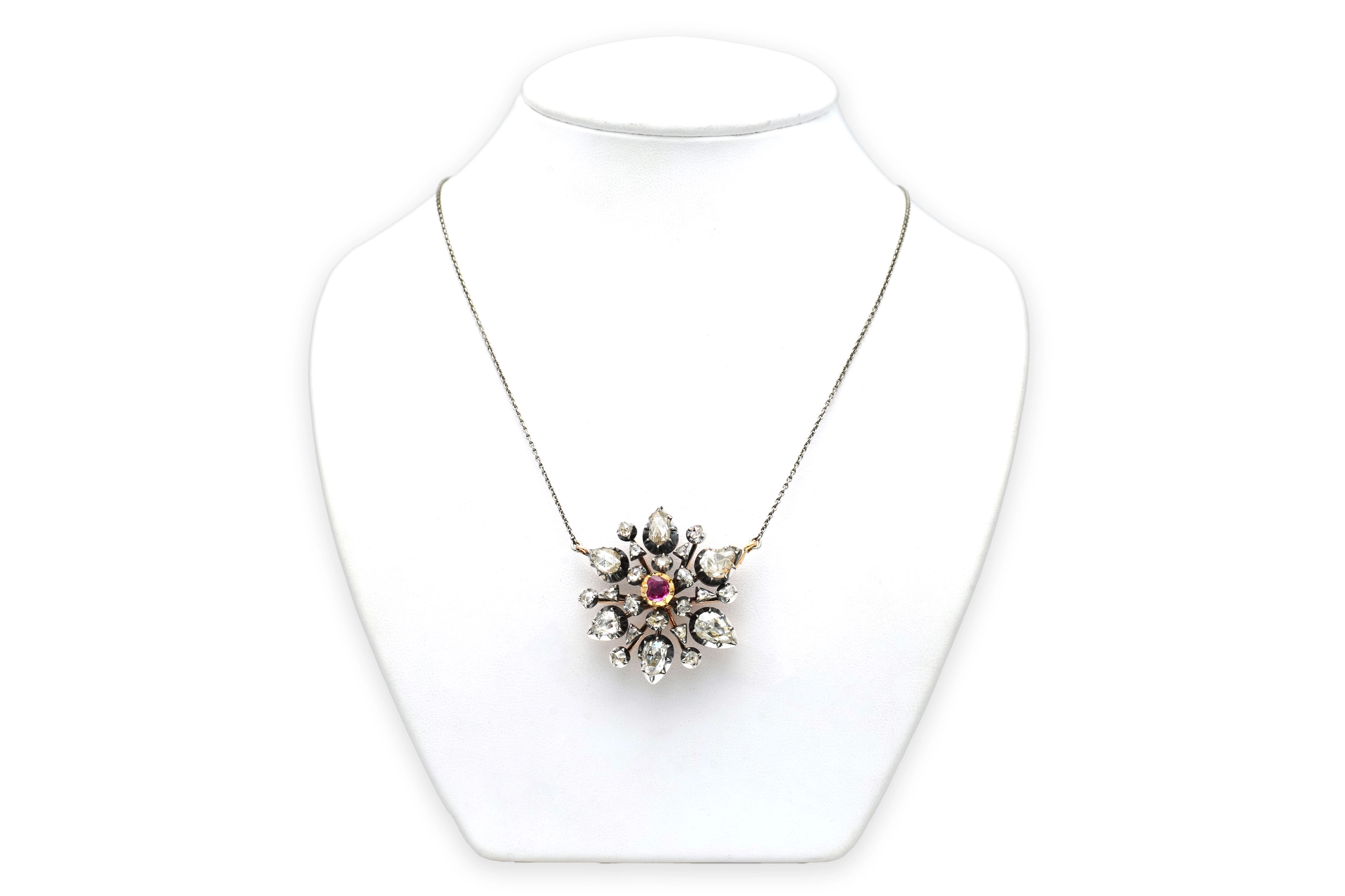 Collier Napoléon III en or jaune 18 carats et argent serti de diamants taille "rose" et d'un rubis - 2