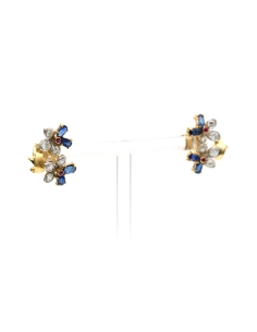 Boucles d'oreilles contemporaines en or jaune 18 carats serties de saphirs, de rubis et de diamants "taille" brillant (+-1.20ct)