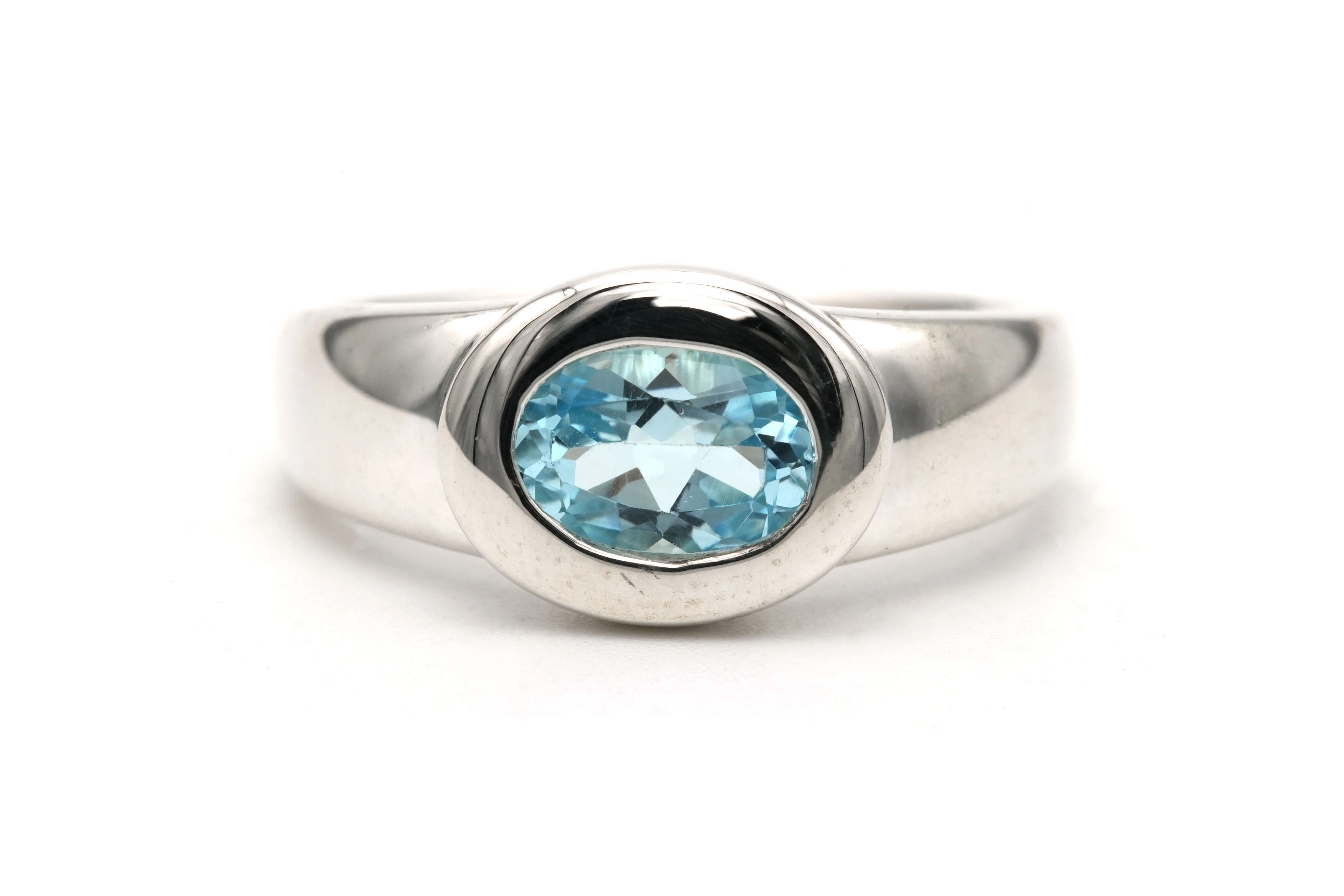 Bague contemporaine en argent 925 sertie d'une topaze - 1