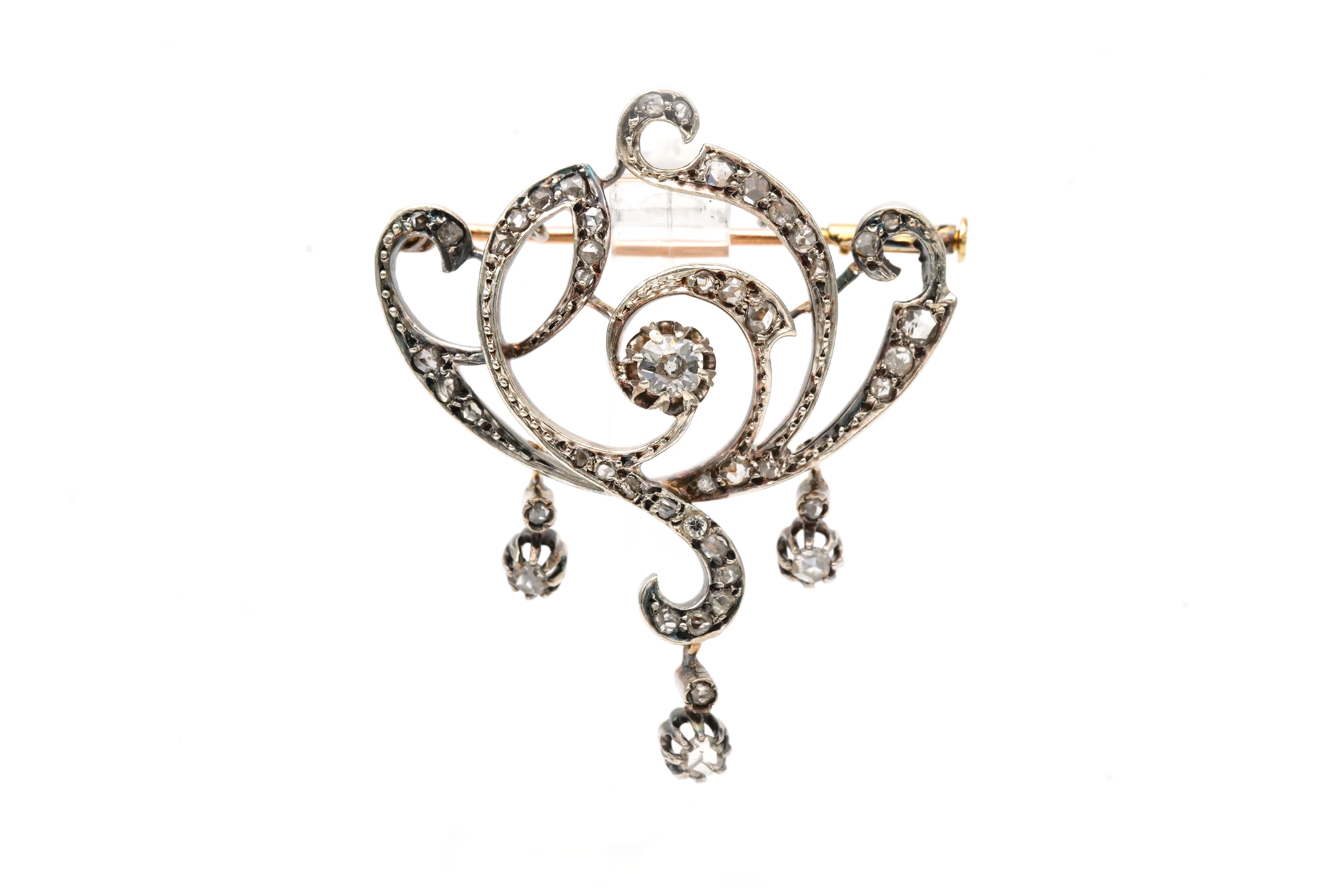 Broche Art Nouveau en or jaune 18 carats et argent sertie de diamants taille "rose" et d'un diamant taille "Old cut" - 1