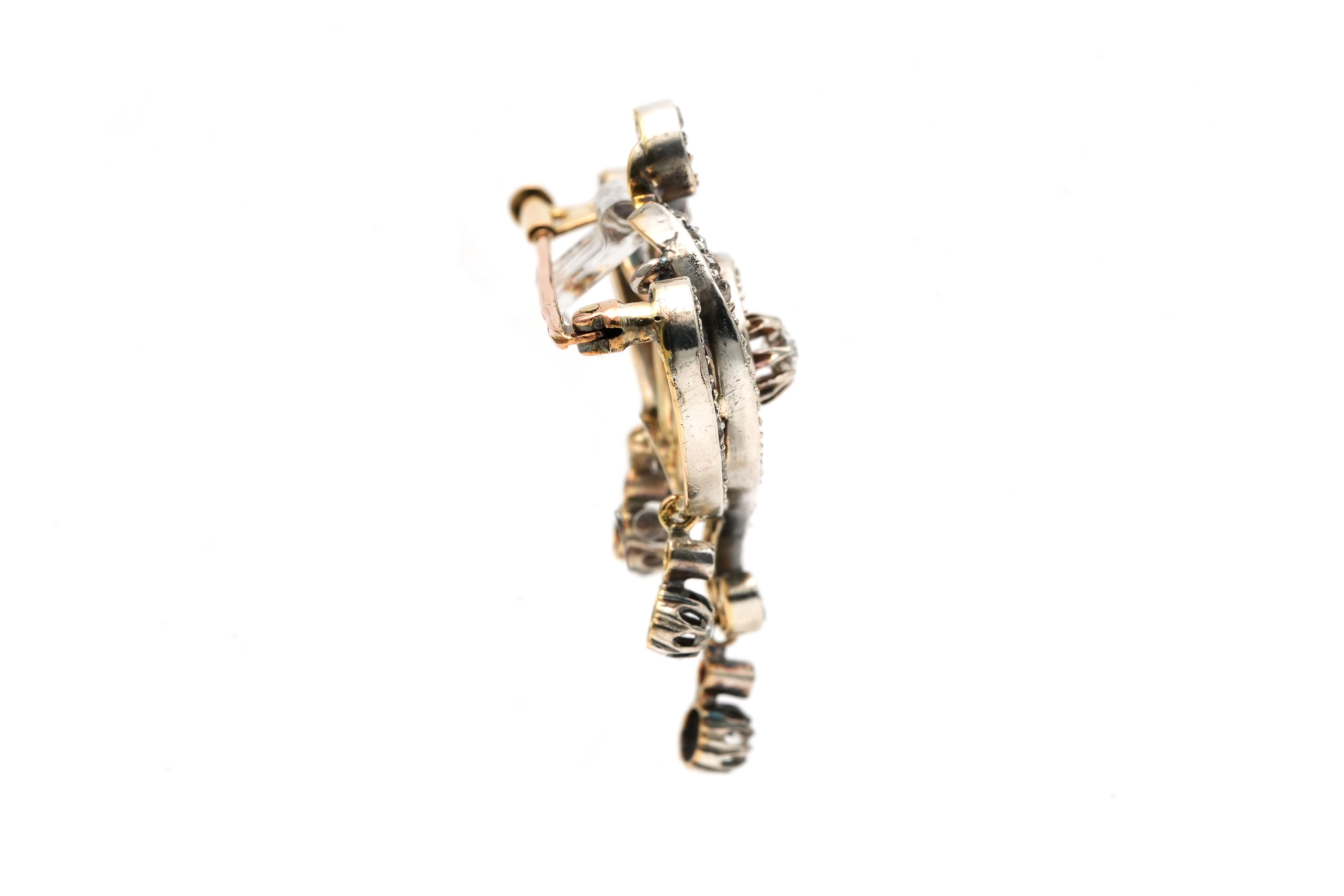 Broche Art Nouveau en or jaune 18 carats et argent sertie de diamants taille "rose" et d'un diamant taille "Old cut" - 5