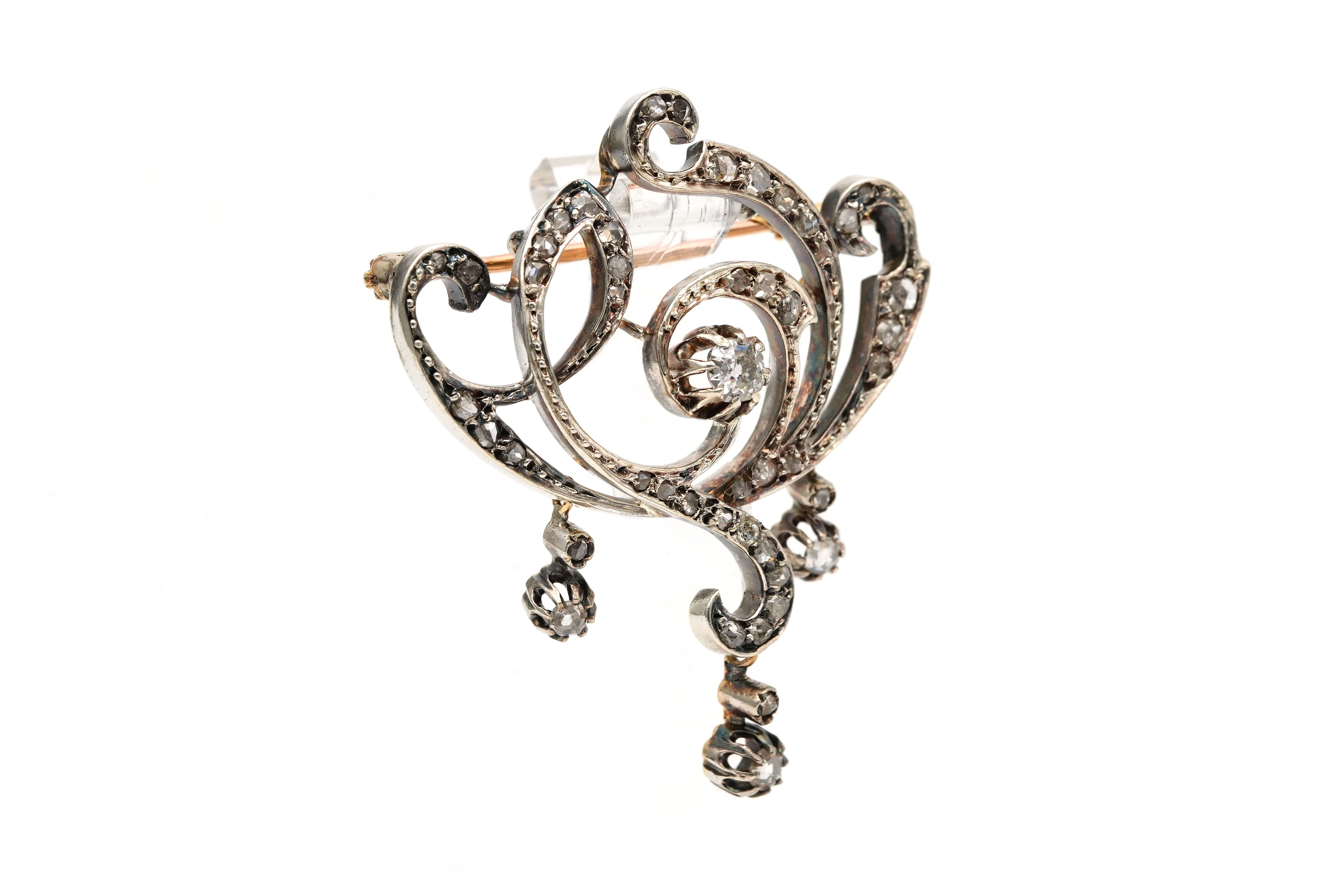 Broche Art Nouveau en or jaune 18 carats et argent sertie de diamants taille "rose" et d'un diamant taille "Old cut" - 6