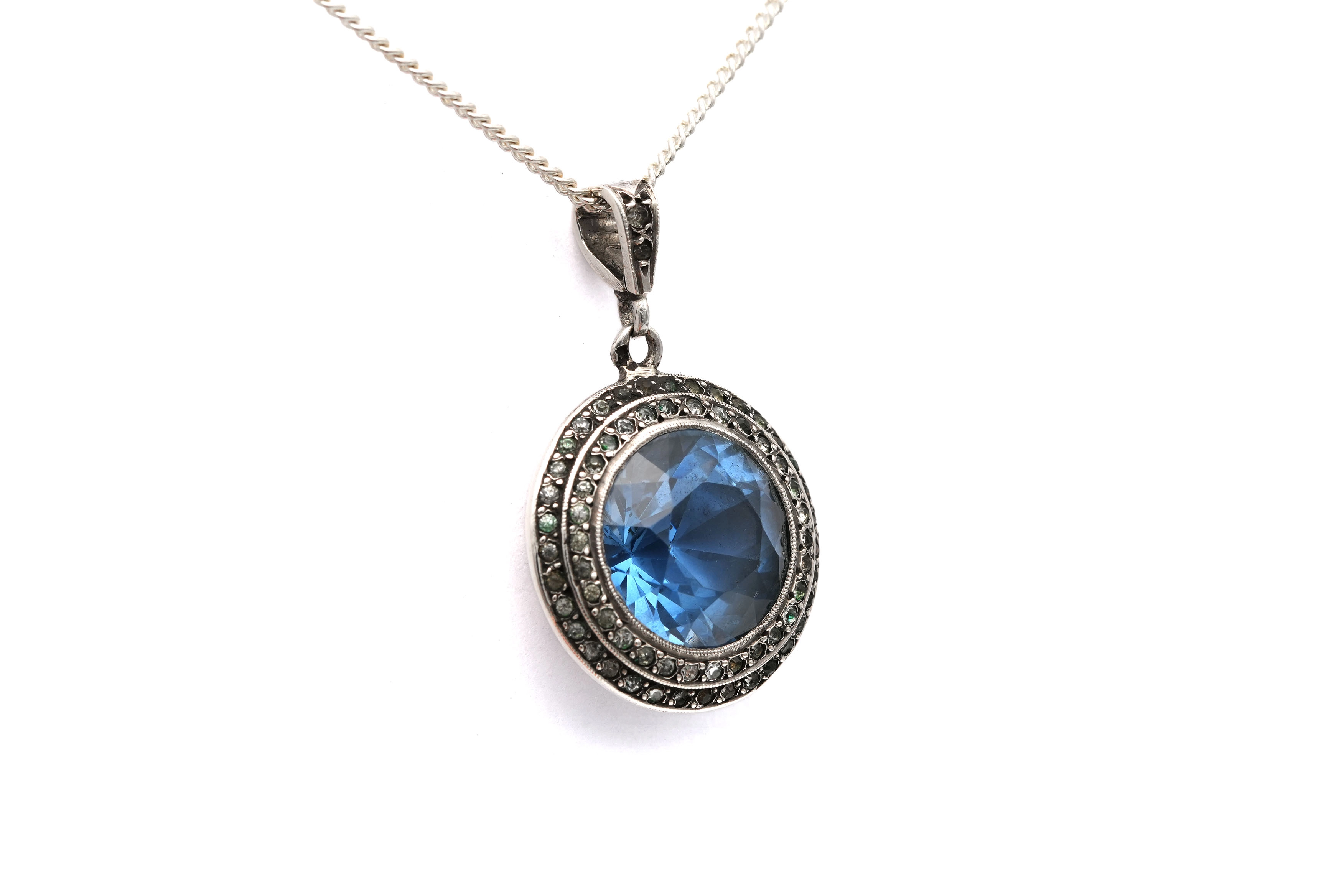Pendentif Art Déco en argent serti d'une spinelle de synthèse et de strass - 2