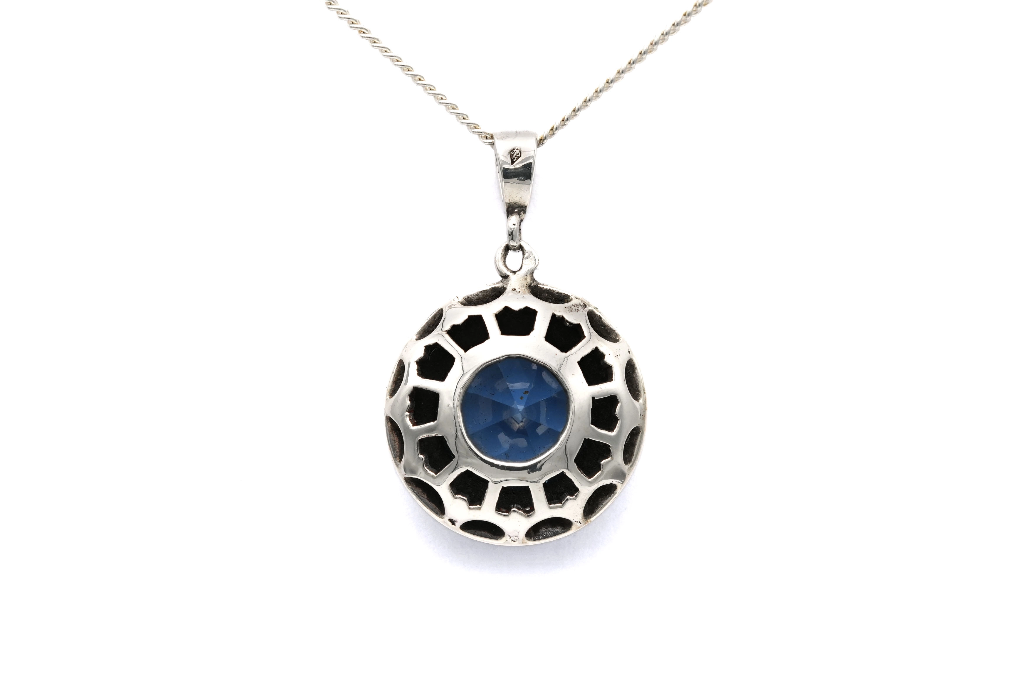 Pendentif Art Déco en argent serti d'une spinelle de synthèse et de strass - 4