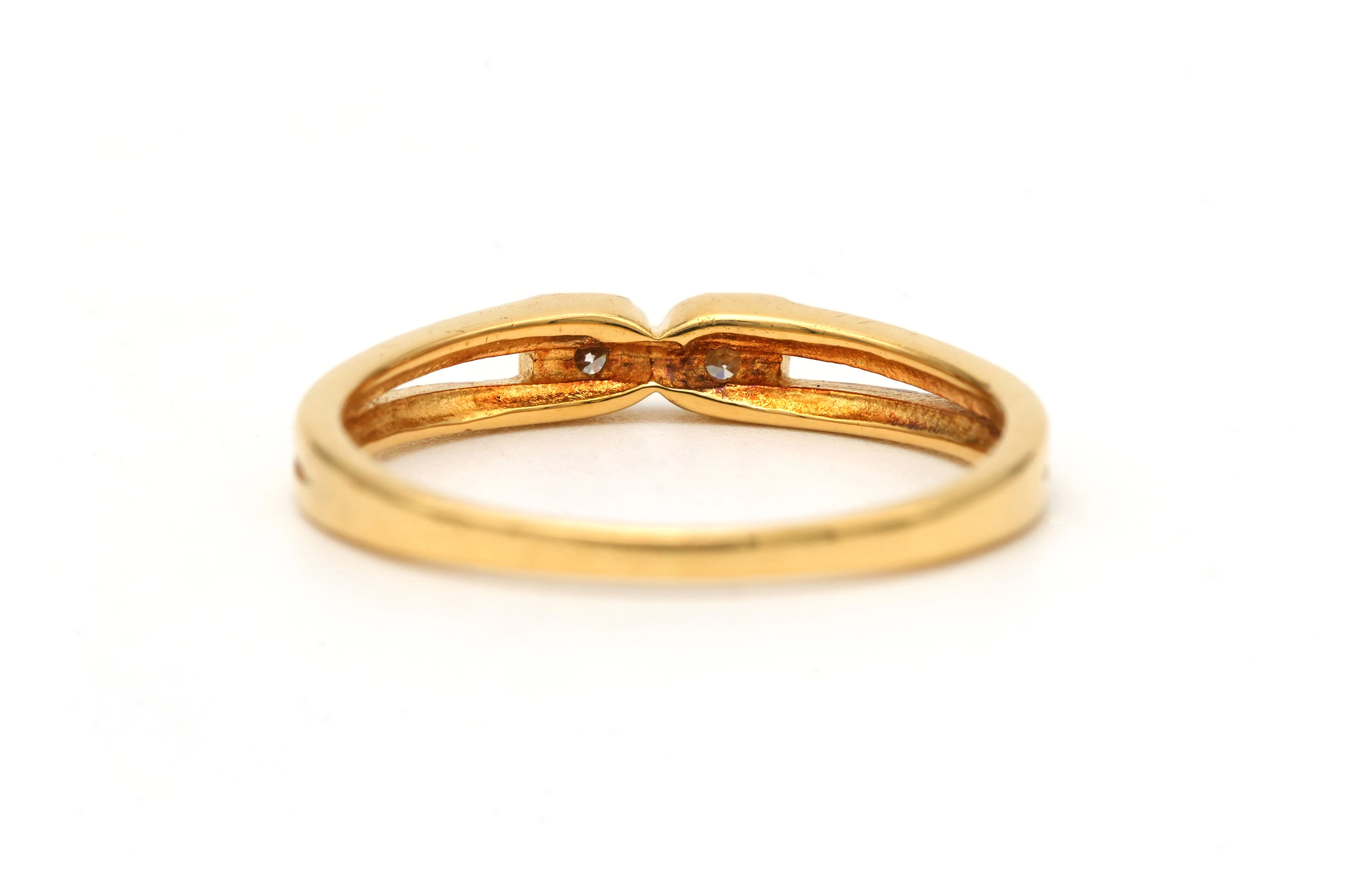 Bague contemporaine en or jaune 18 carats sertie de diamants taille "brillant" (+-ct) - 4