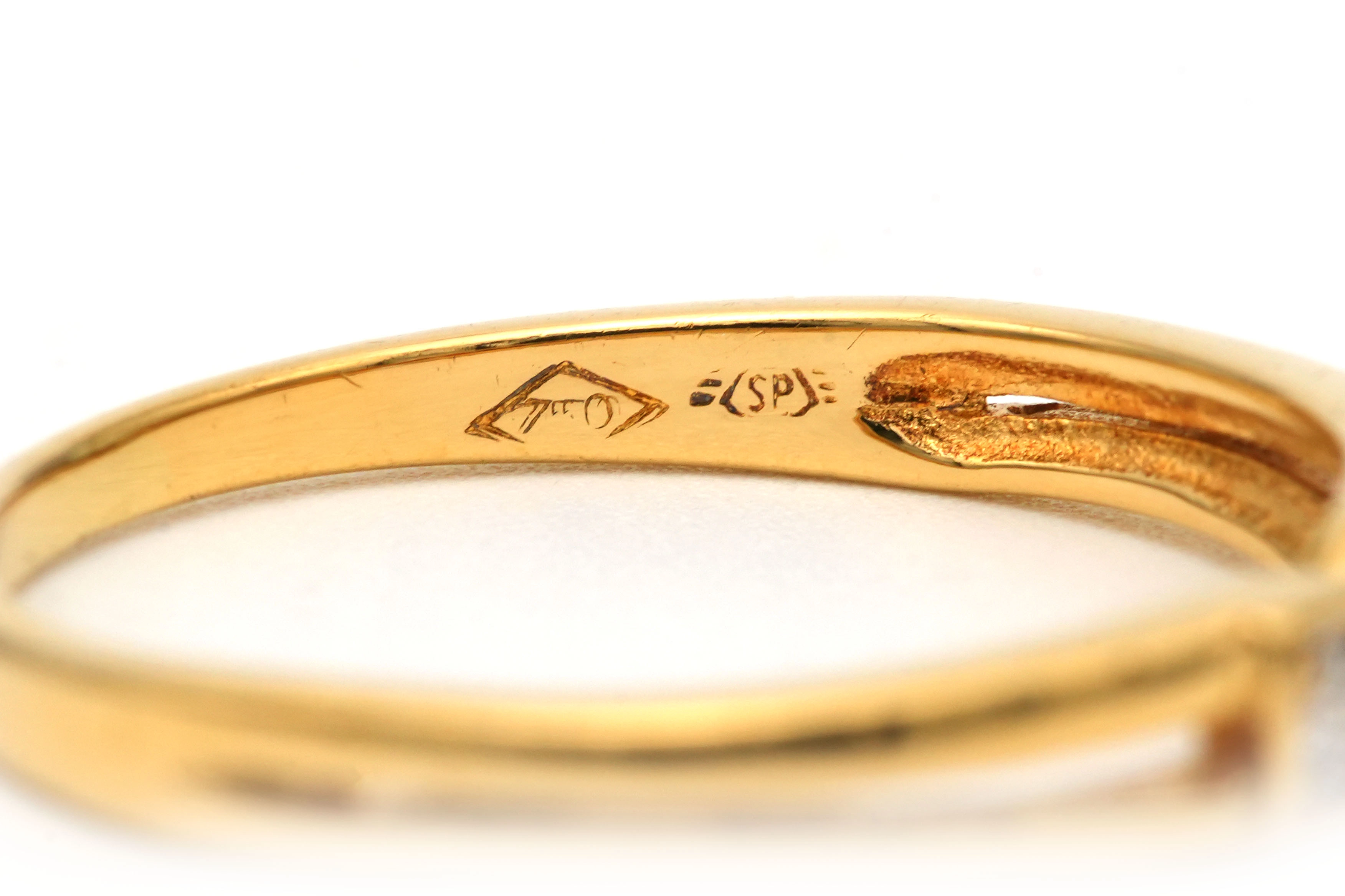 Bague contemporaine en or jaune 18 carats sertie de diamants taille "brillant" (+-ct) - 6