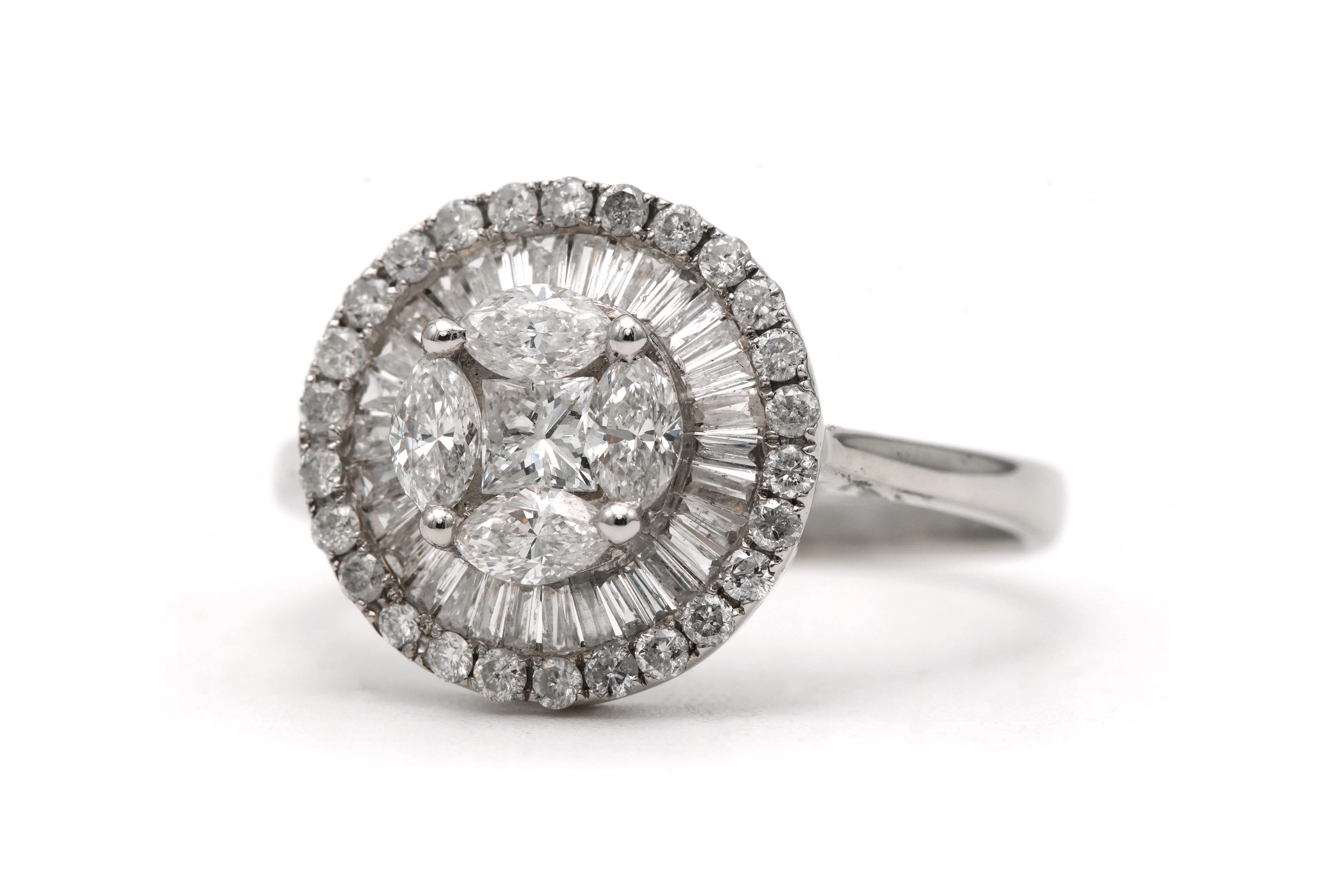 Bague contemporaine en or blanc 18 carats sertie de diamants taille "baguette", "marquise" et "brillant" (+-1.22ct) - 2