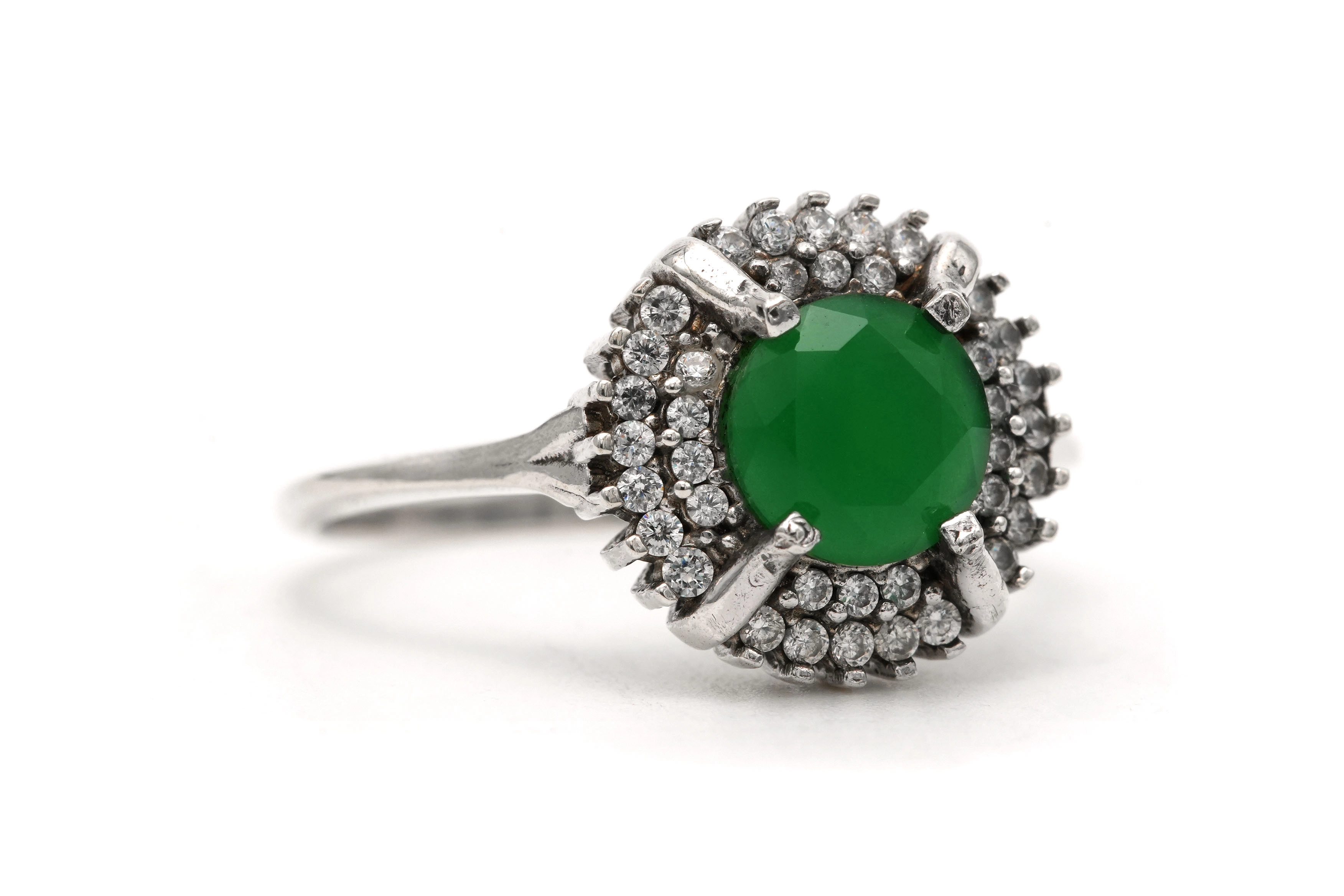 Bague contemporaine en argent 925 sertie d'un chrysoprase et de zirconiums - 6