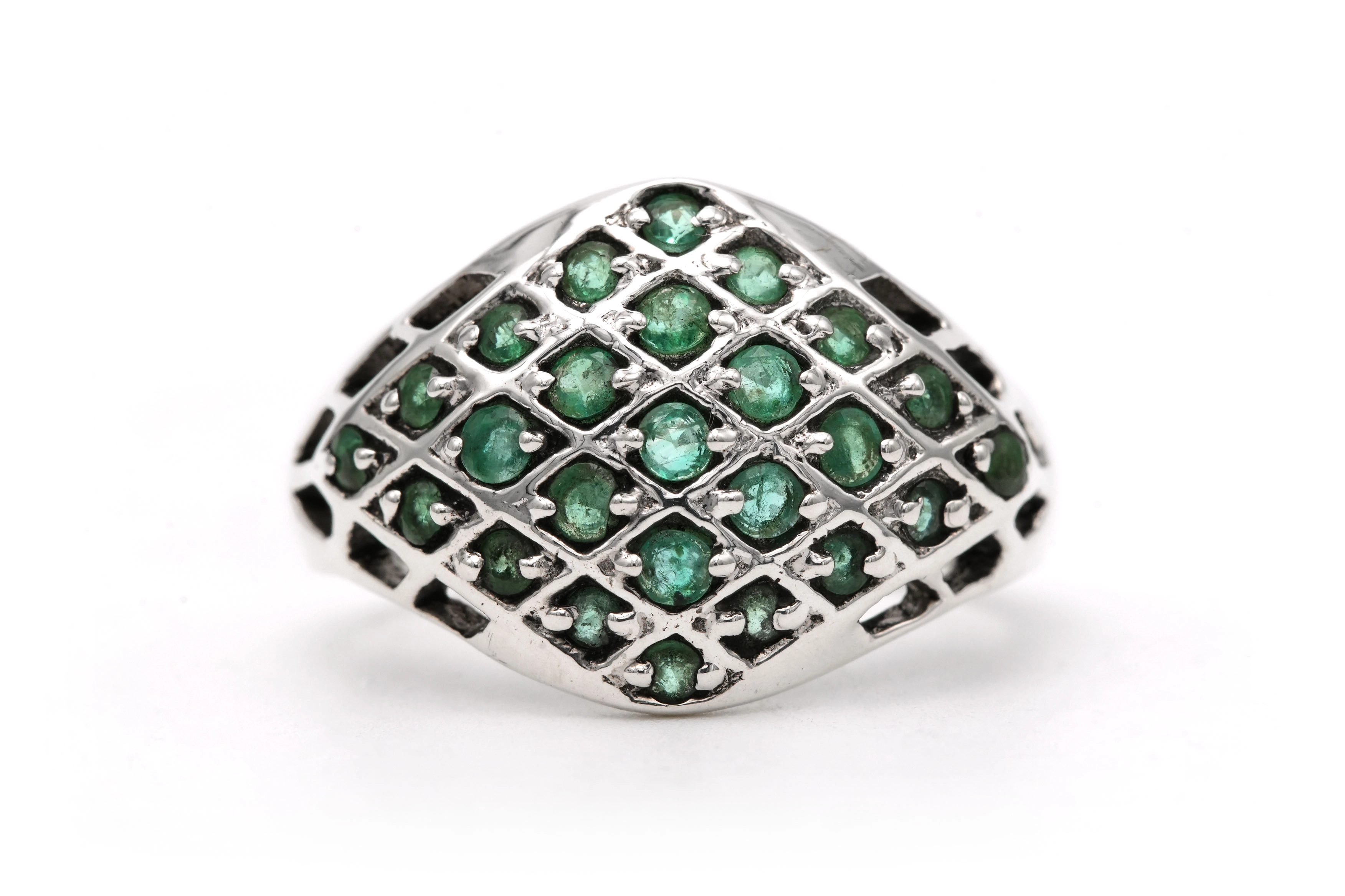 Bague contemporaine en argent 925 sertie d'émeraudes - 1