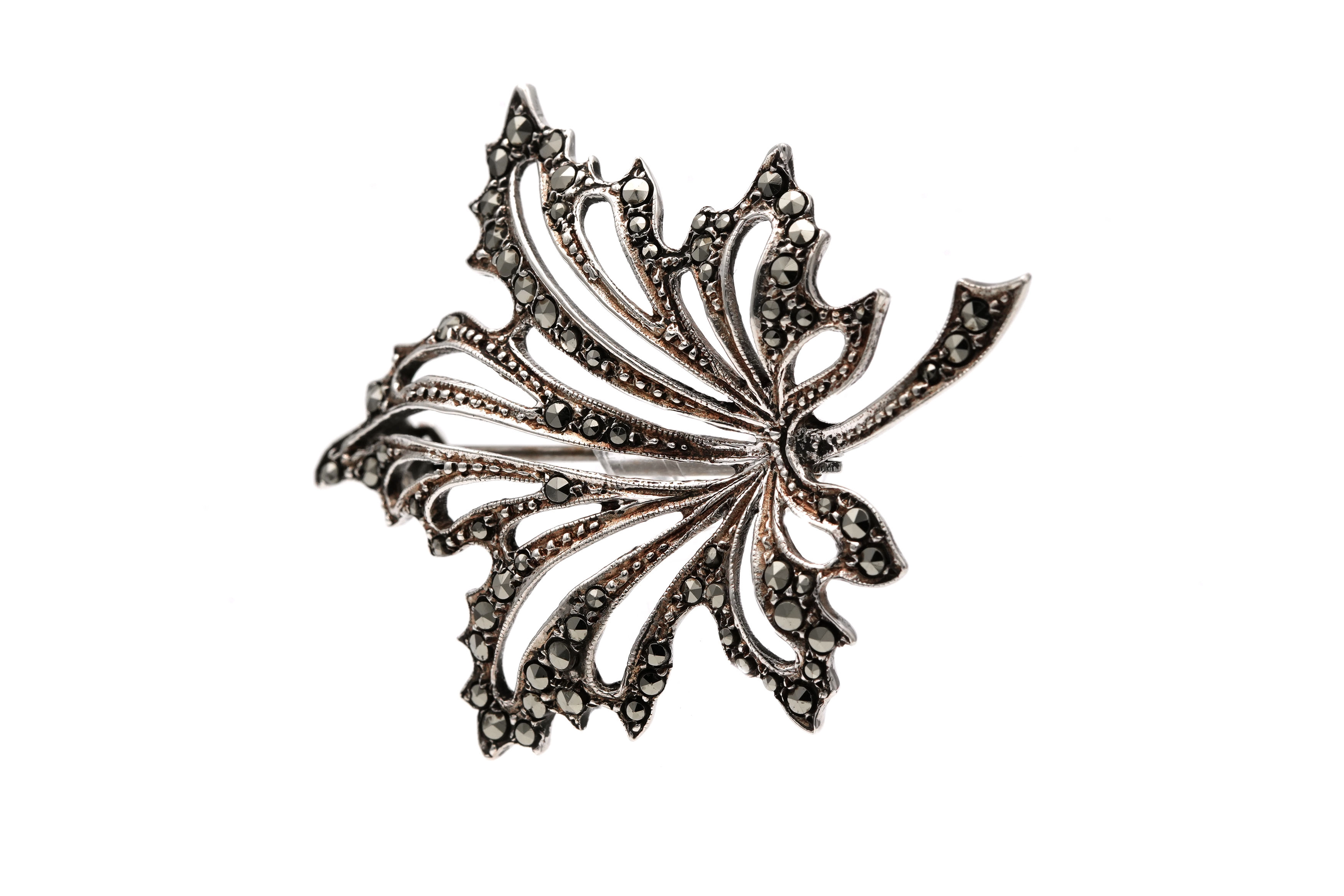 Broche Art Déco en argent 835 sertie de marcassites - 1