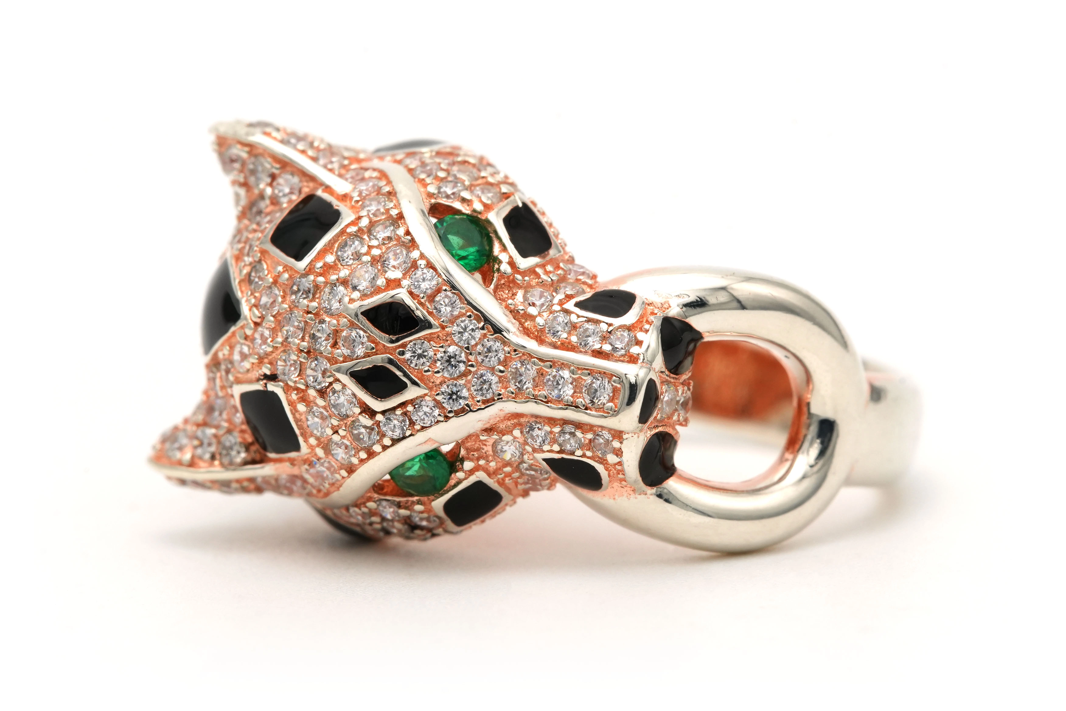 Bague contemporaine en argent sertie de zirconiums - 1