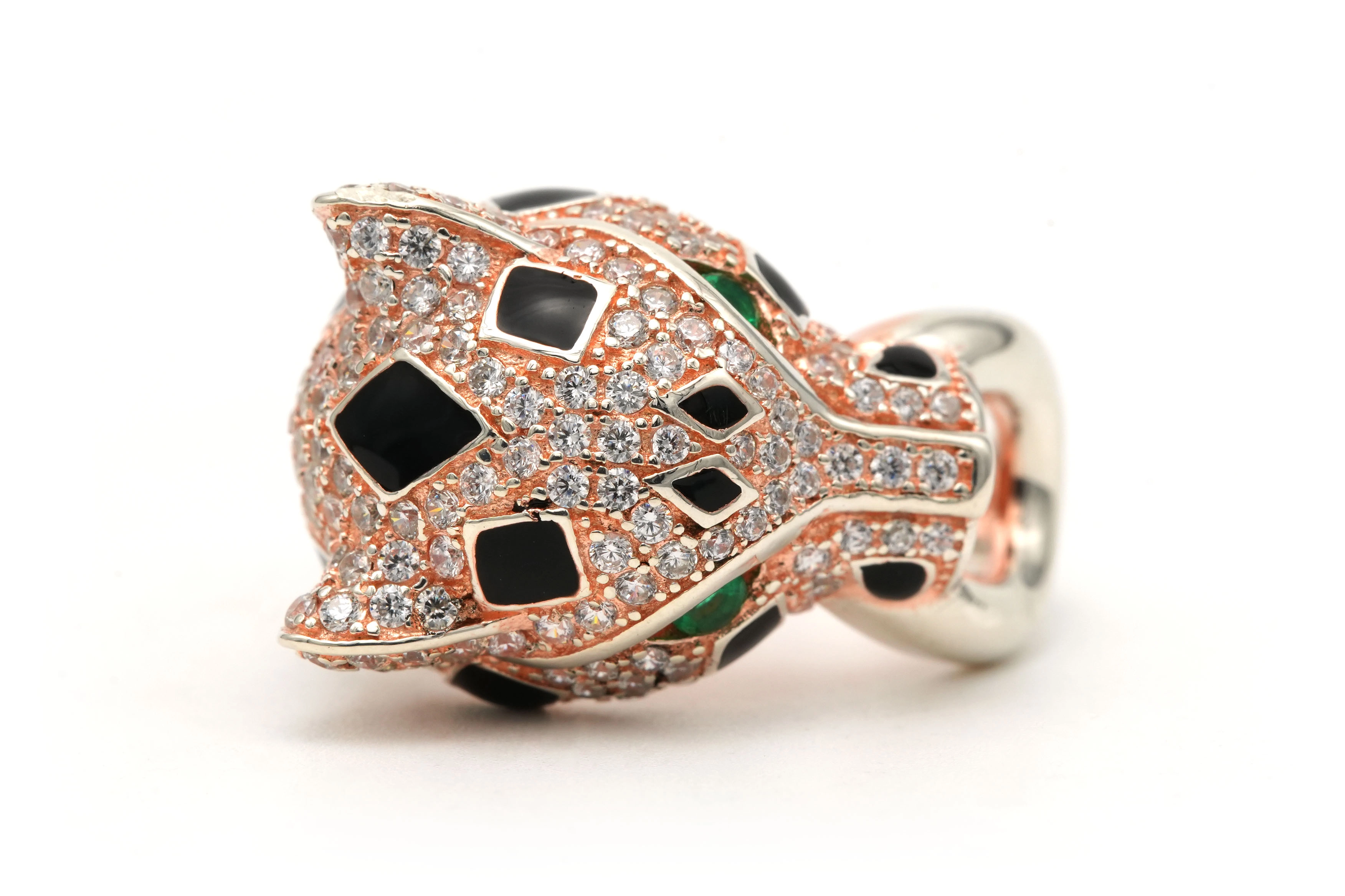 Bague contemporaine en argent sertie de zirconiums - 2