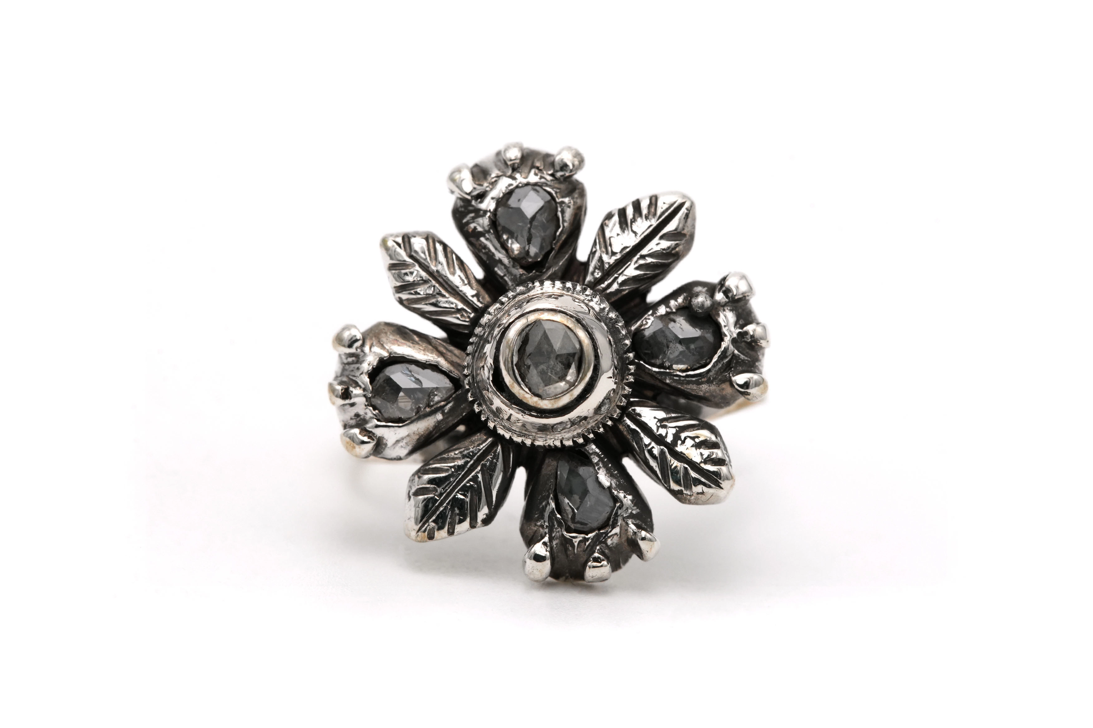 Bague Napoléon III en argent sertie de diamants taille "rose" - 1