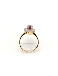 Bague marquise Années 70 en or jaune et blanc 18 carats sertie de rubis et de diamants taille "brillant" (+-ct) - 4
