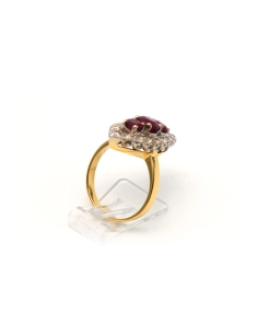 Bague marquise Années 70 en or jaune et blanc 18 carats sertie de rubis et de diamants taille "brillant" (+-ct) - 5