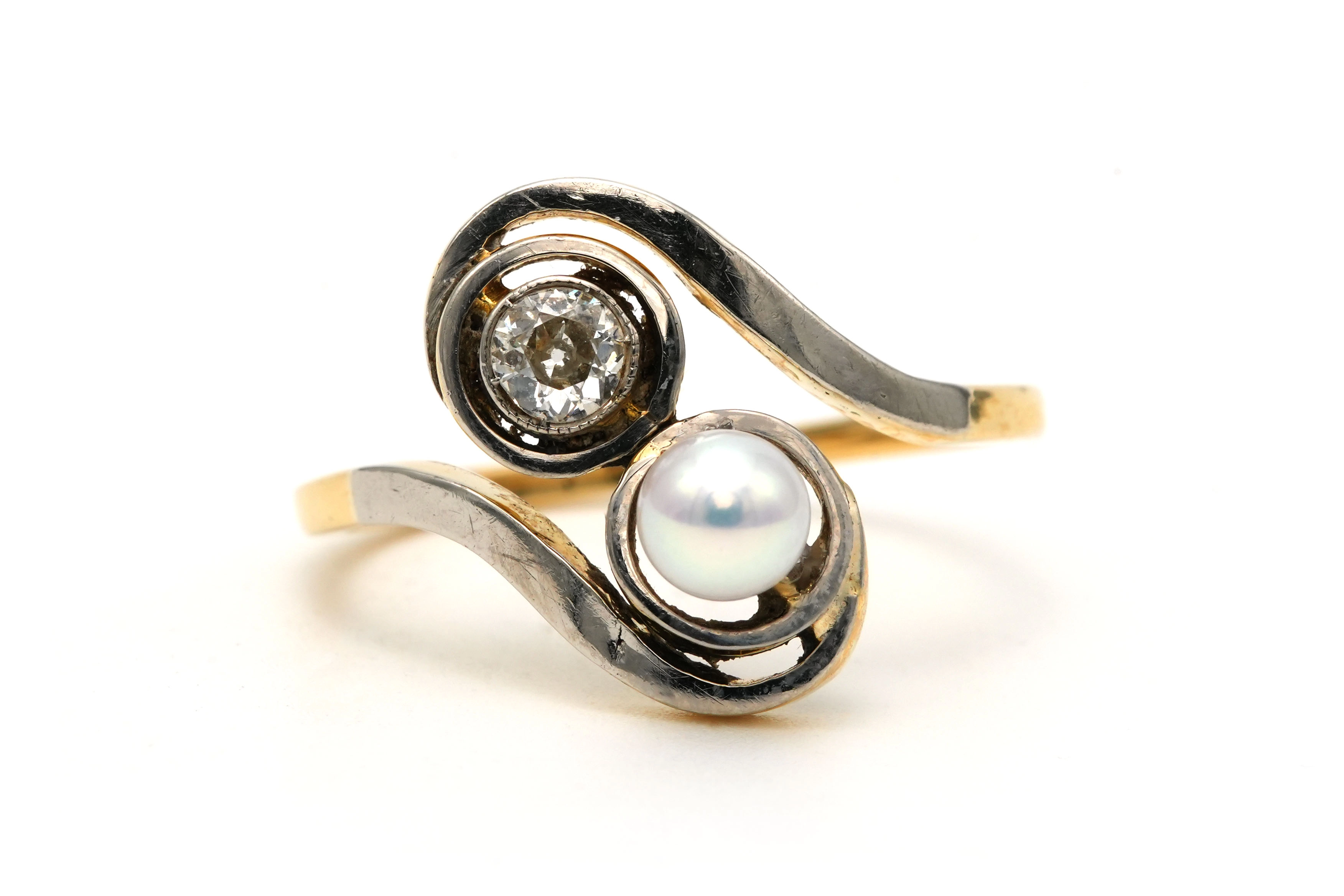 Bague Art Nouveau en or blanc et jaune 18 carats sertie d'une perle et de diamants old cut - 2