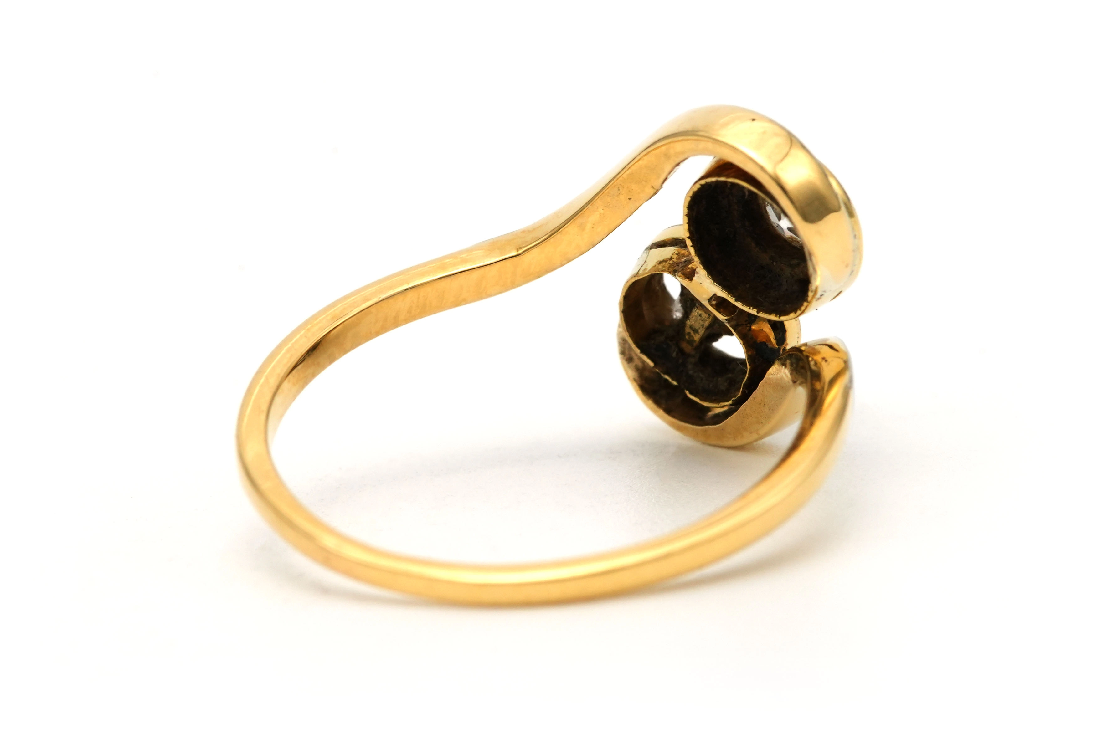 Bague Art Nouveau en or blanc et jaune 18 carats sertie d'une perle et de diamants old cut - 5