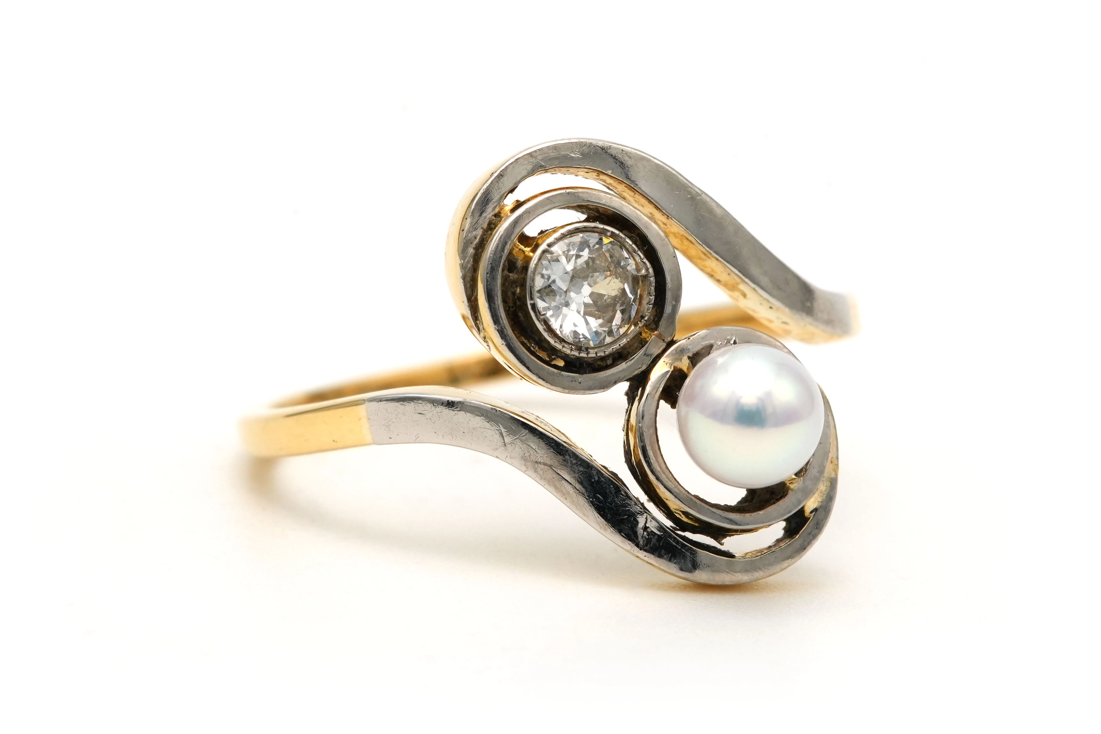 Bague Art Nouveau en or blanc et jaune 18 carats sertie d'une perle et de diamants old cut - 6