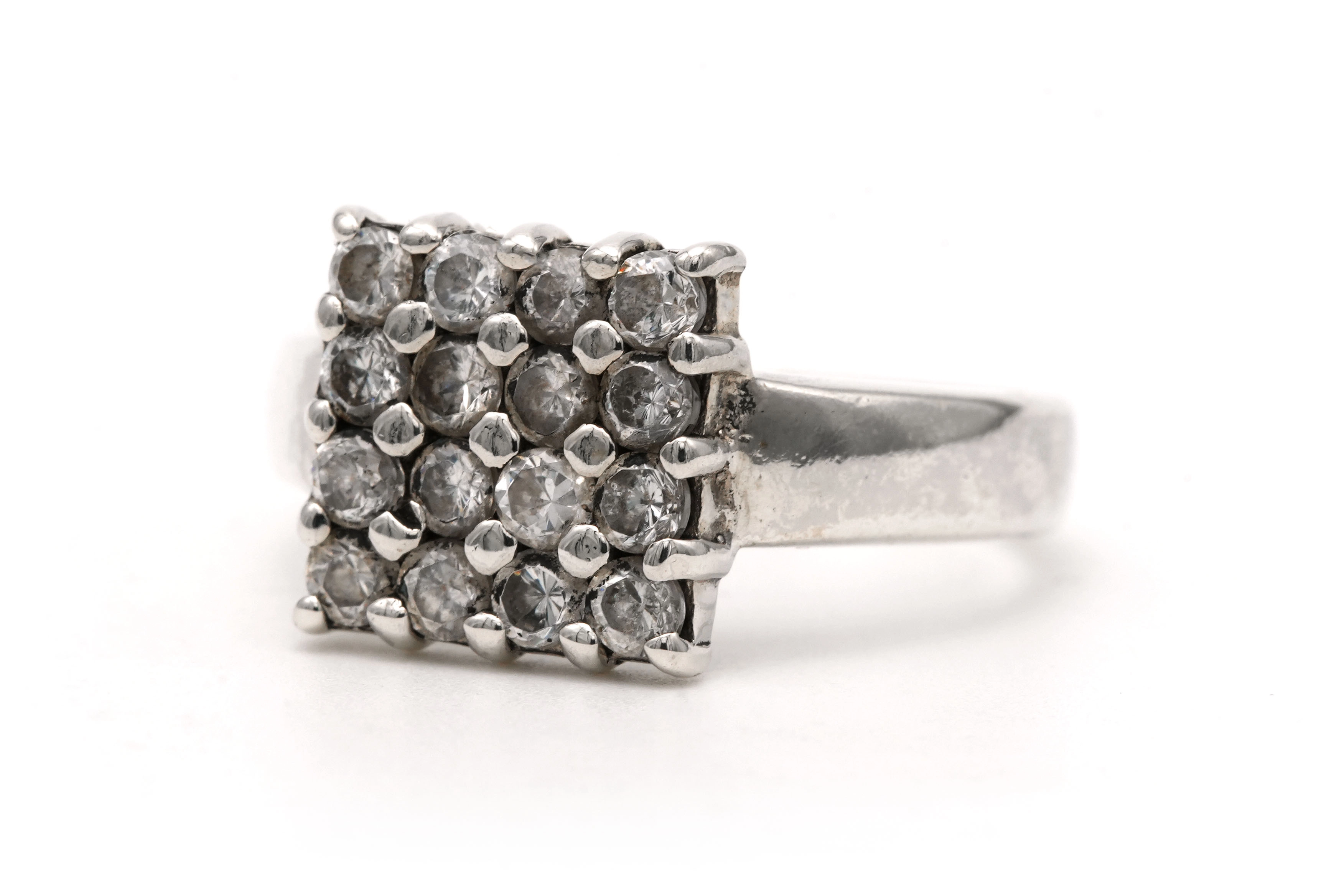 Bague contemporaine en argent 925 sertie de zirconiums - 1