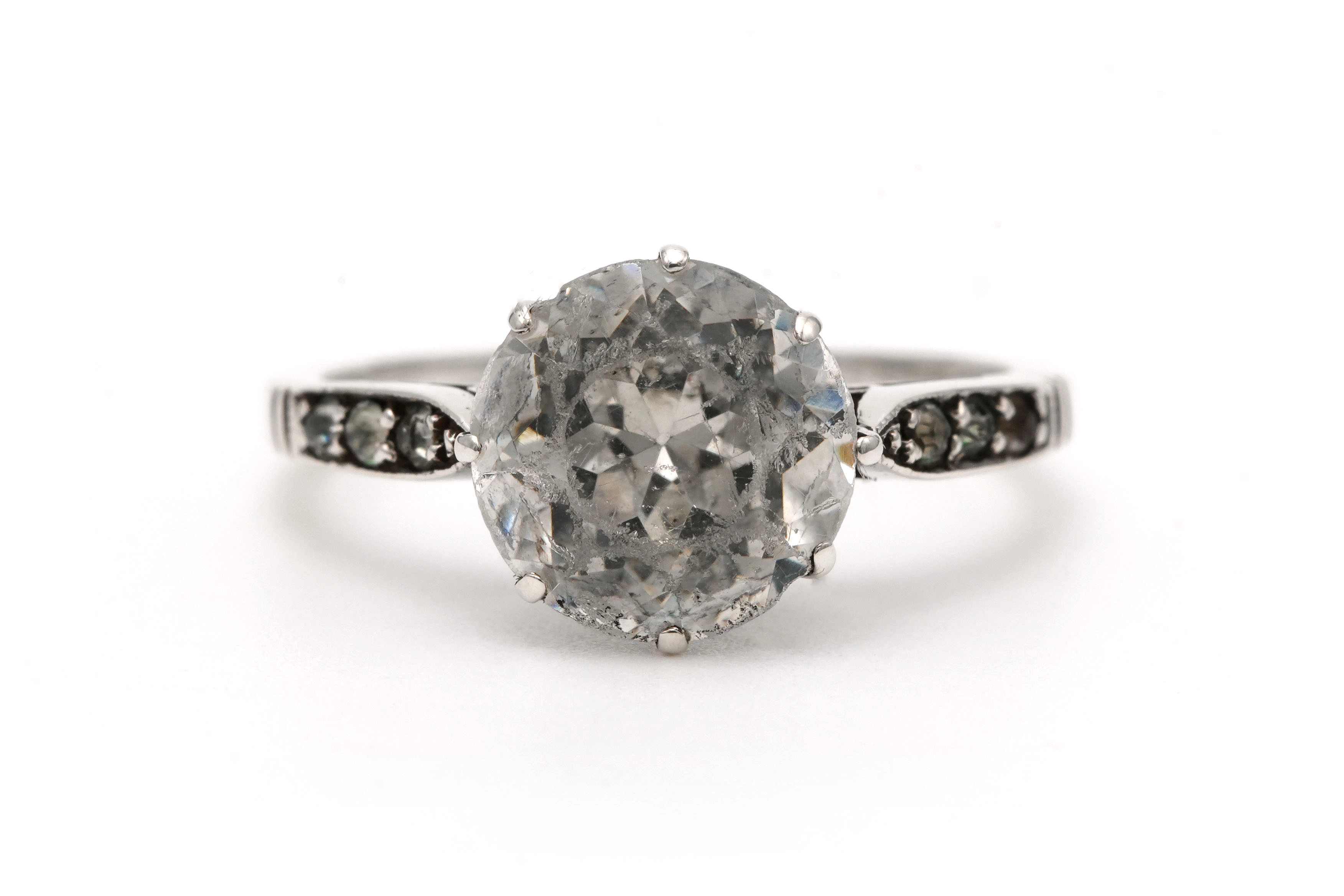Bague Art Déco en argent sertie de strass - 1
