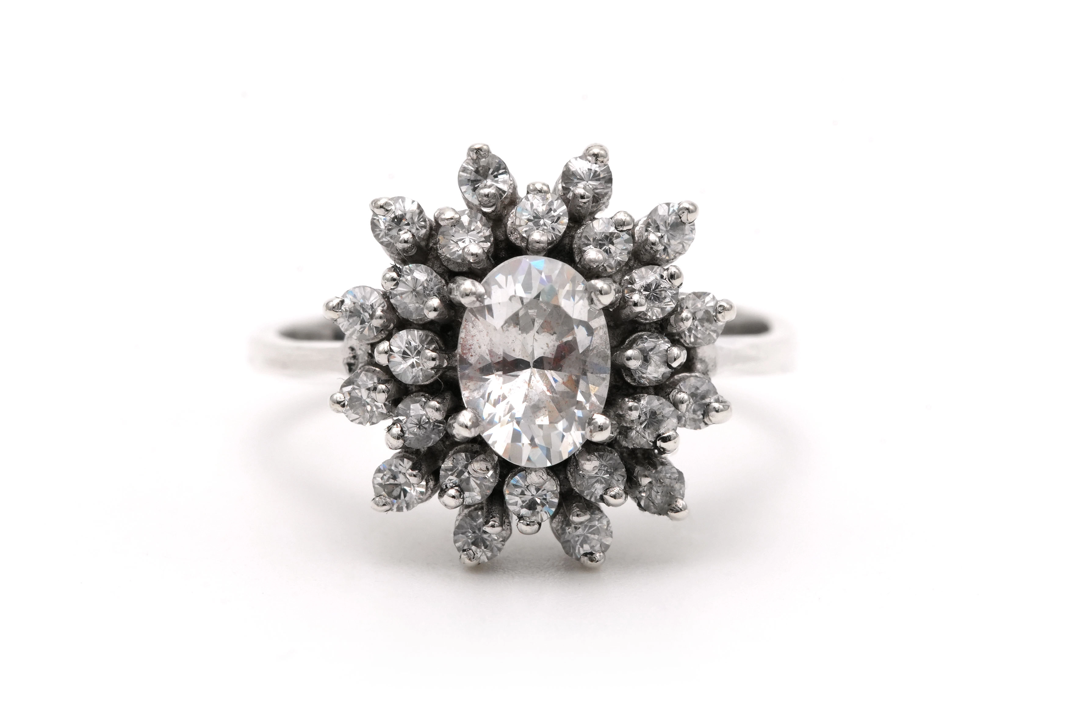 Bague contemporaine en argent 925 sertie de zirconiums - 1
