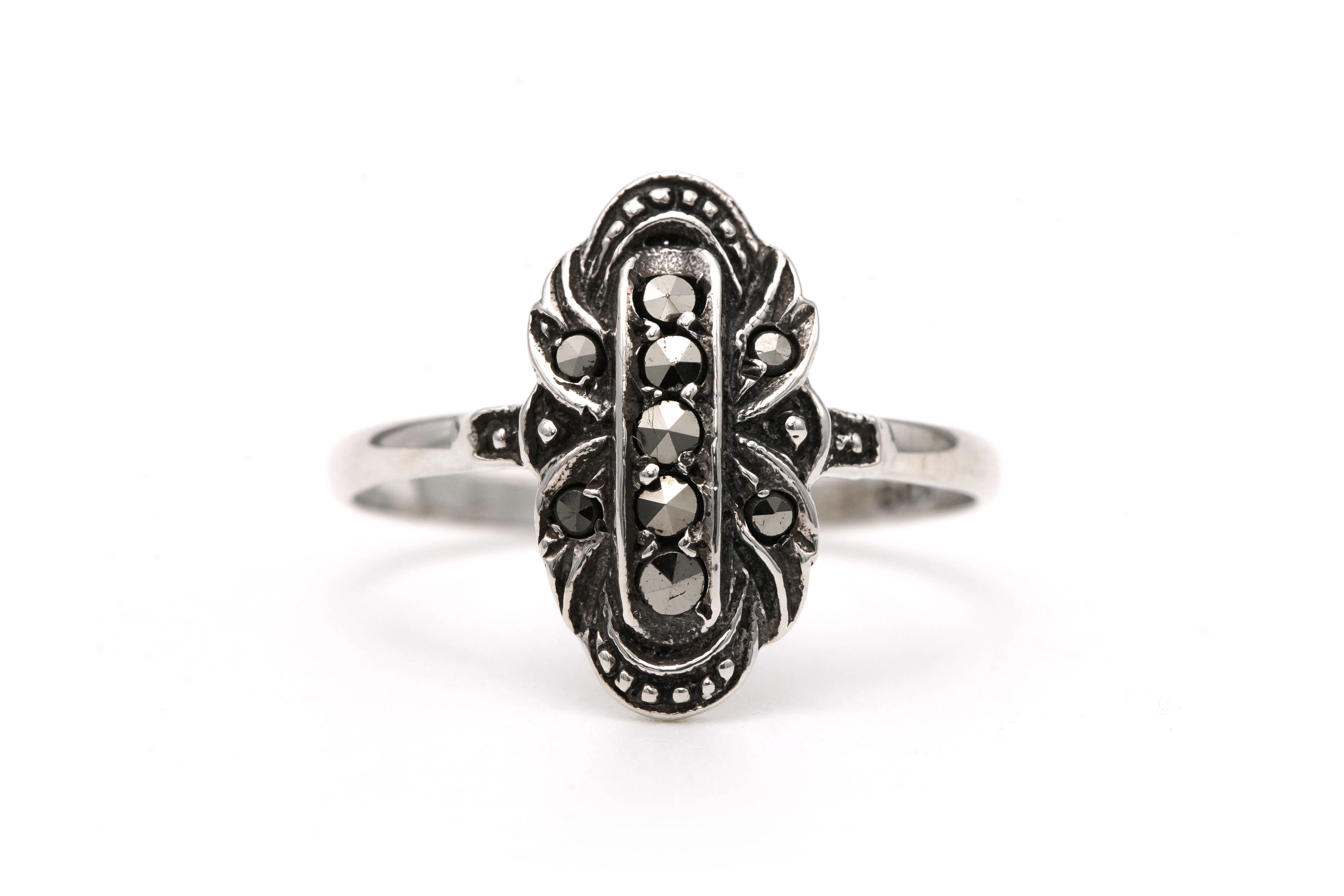 Bague Art Déco en argent 800 sertie de marcassites - 1