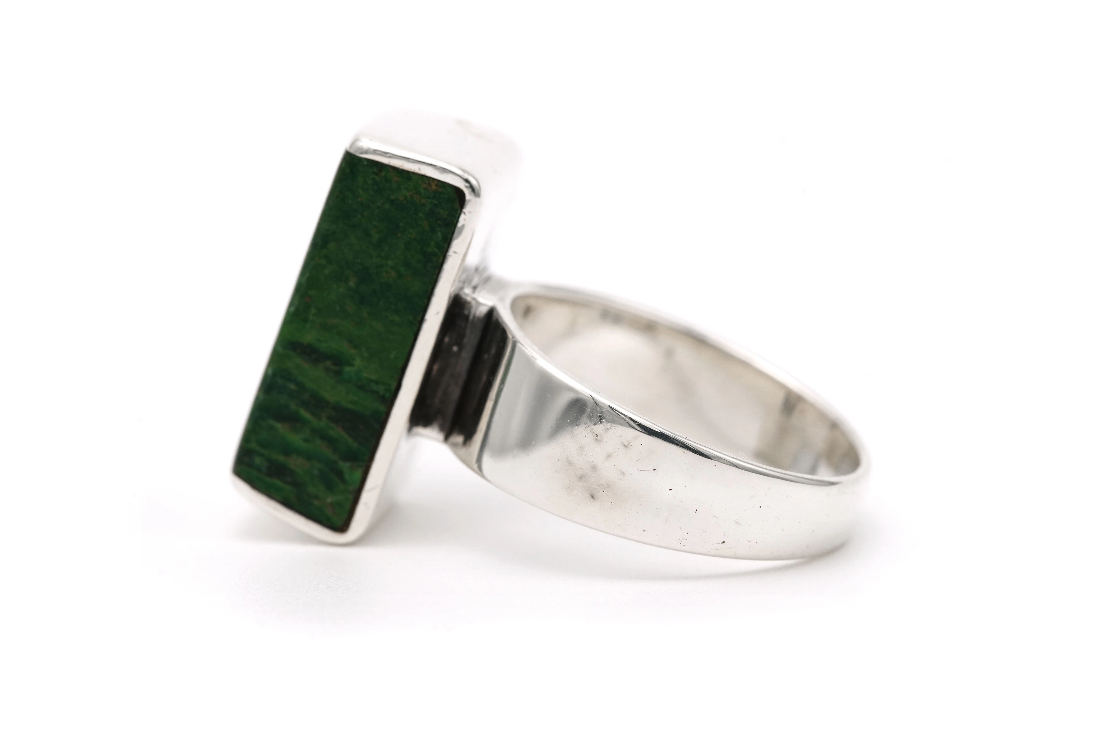 Bague Années 70 en argent sertie d'une jadélite - 3