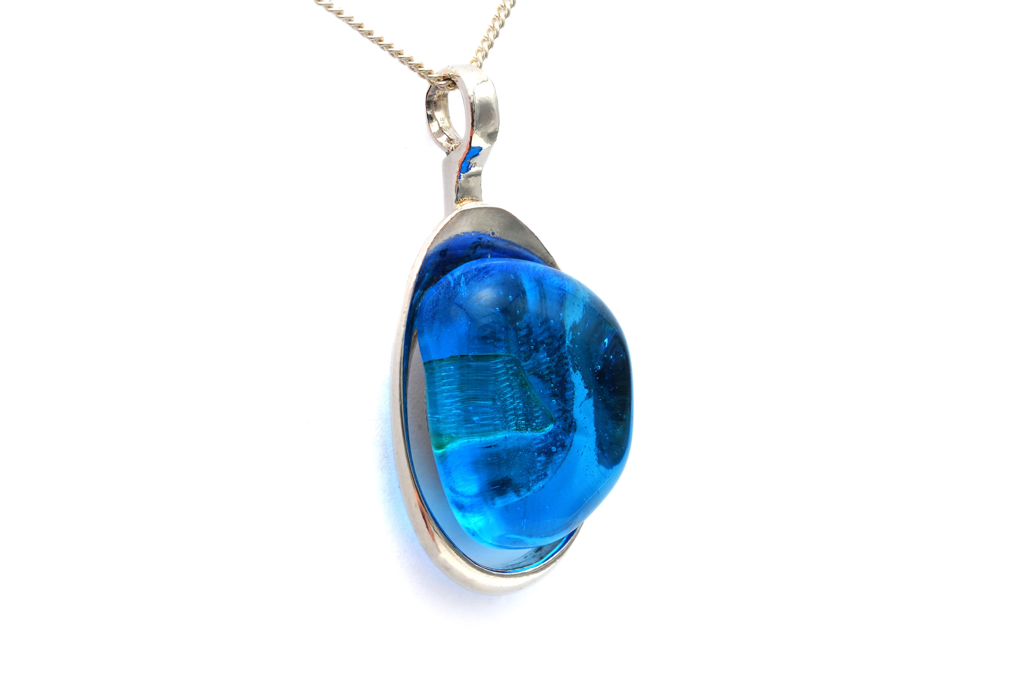 Pendentif Années 70 en argent serti d'une pâte de verre - 2