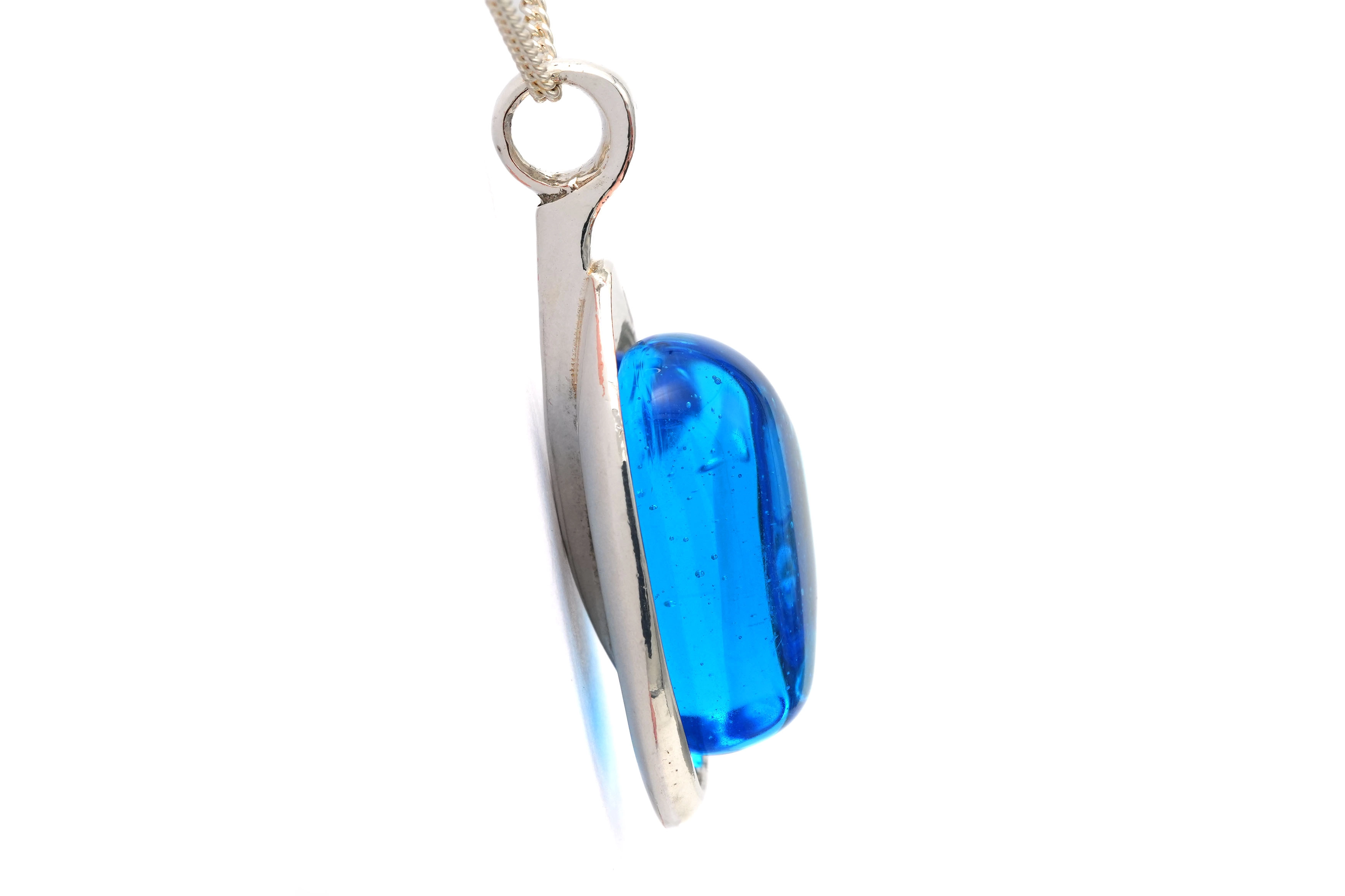Pendentif Années 70 en argent serti d'une pâte de verre - 3