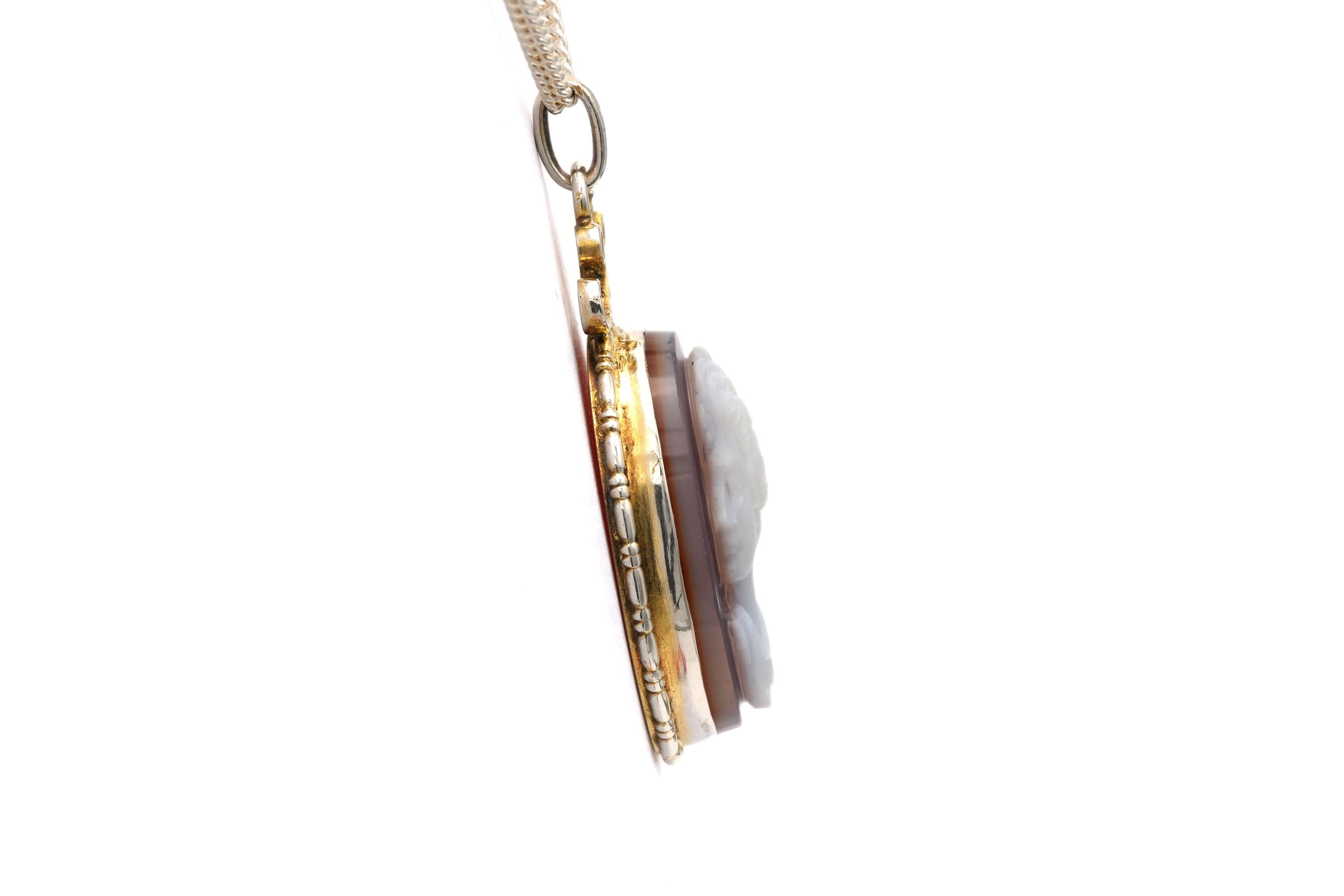 Pendentif Art Déco en argent serti d'un camée en agate - 3