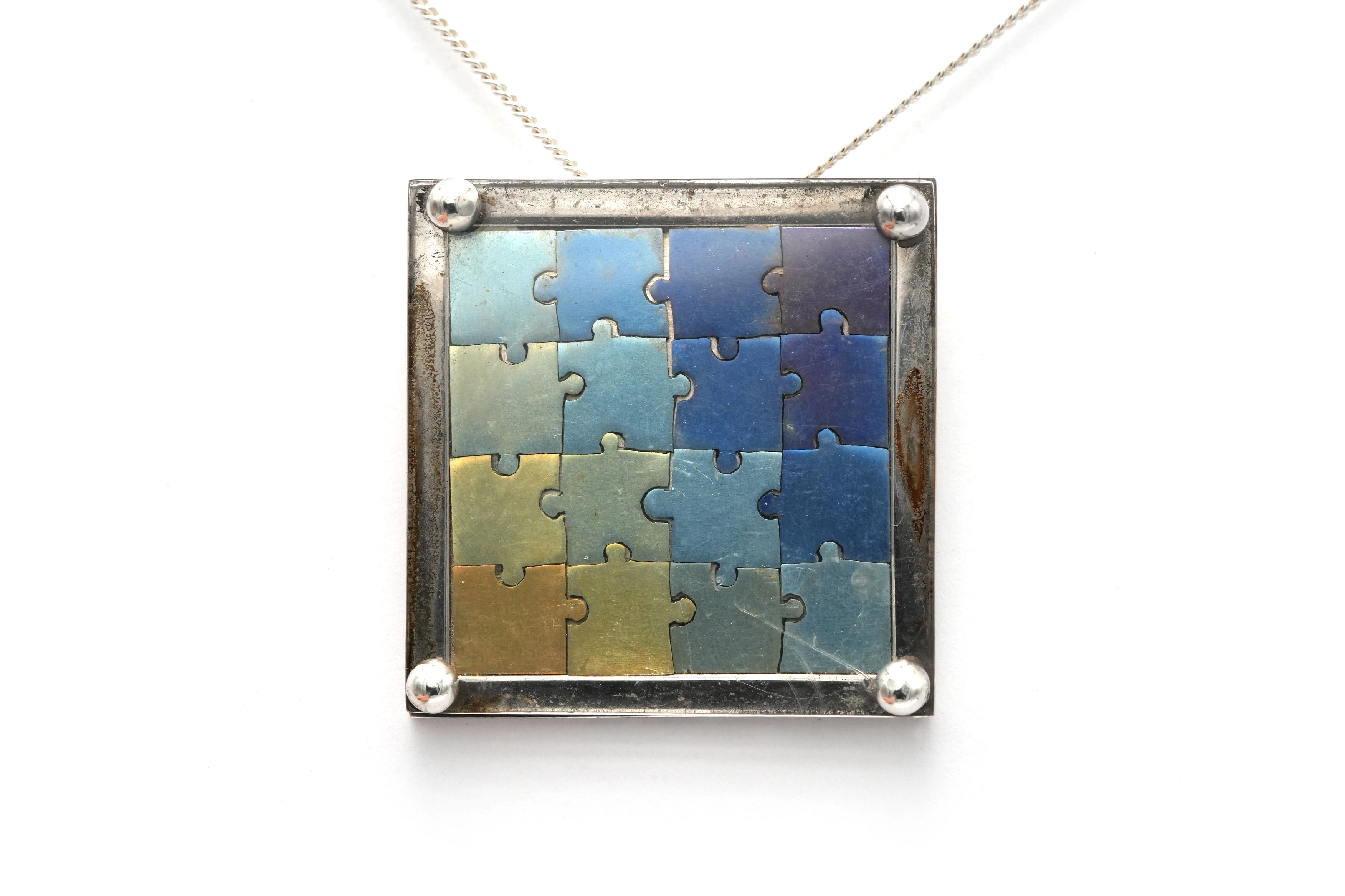 Pendentif contemporain en argent et titane - - 2