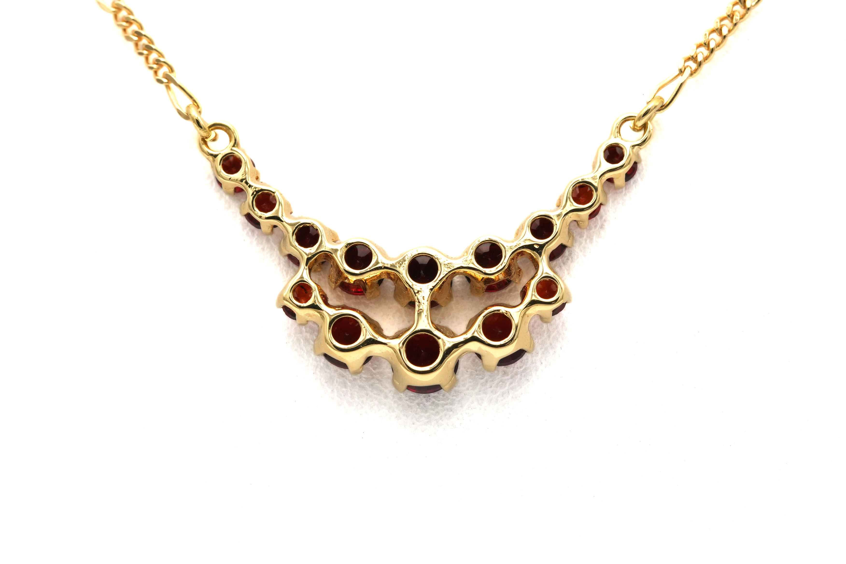 Collier en or jaune 18 carats serti de grenats - 2