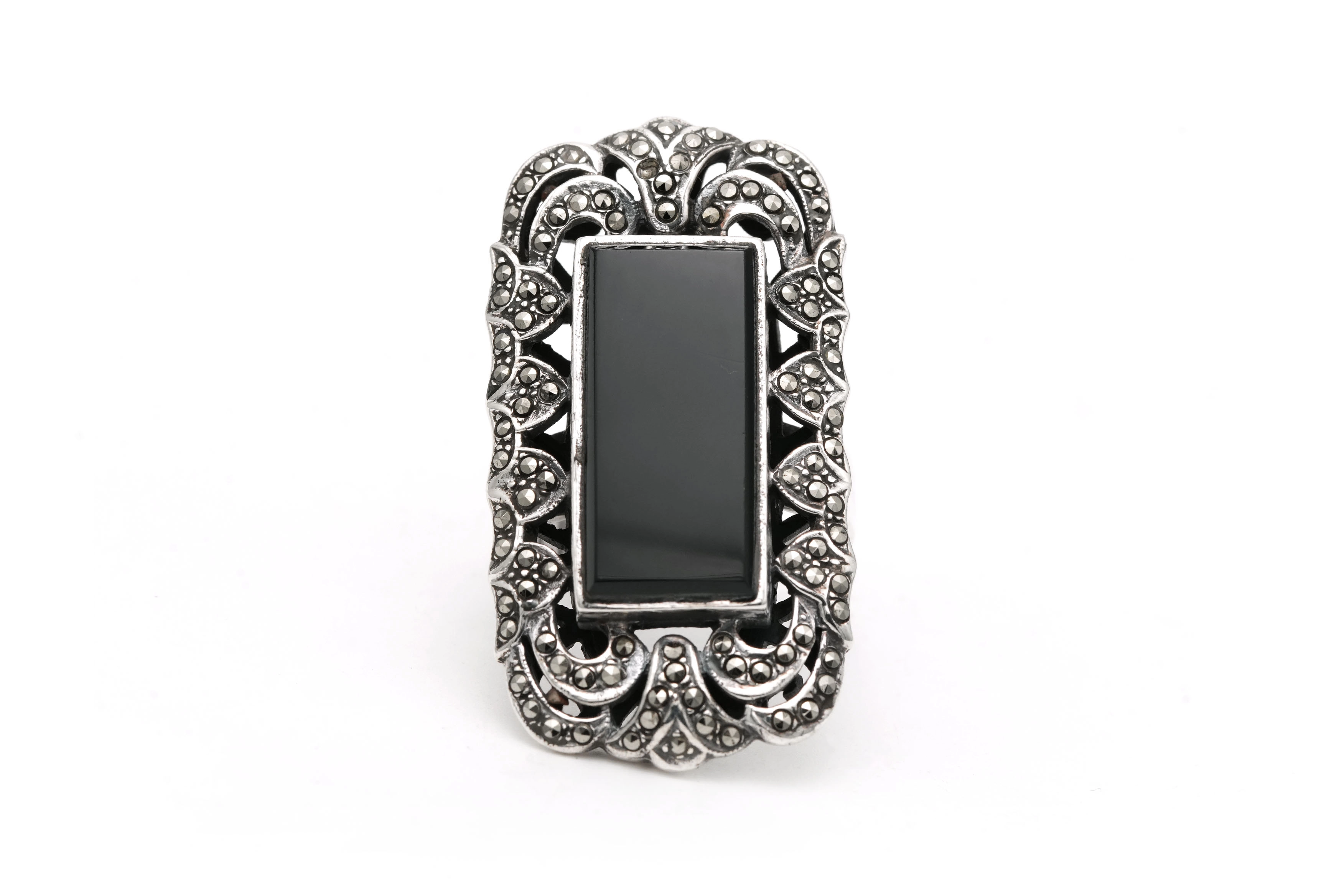 Bague Art Déco en argent sertie d'une onyx et de marcassites - - 1