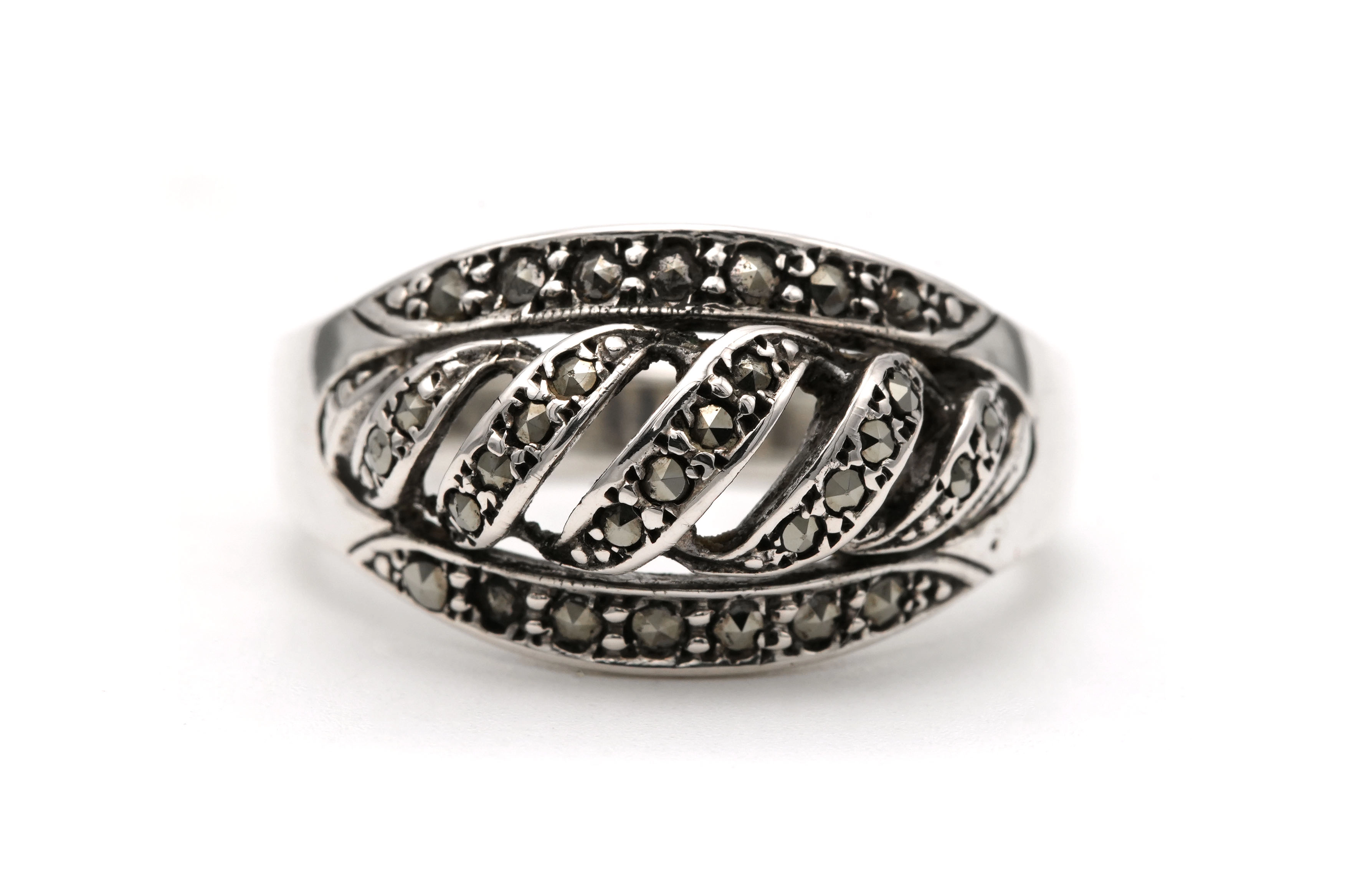 Bague Art Déco en argent sertie de marcassites -  - 1