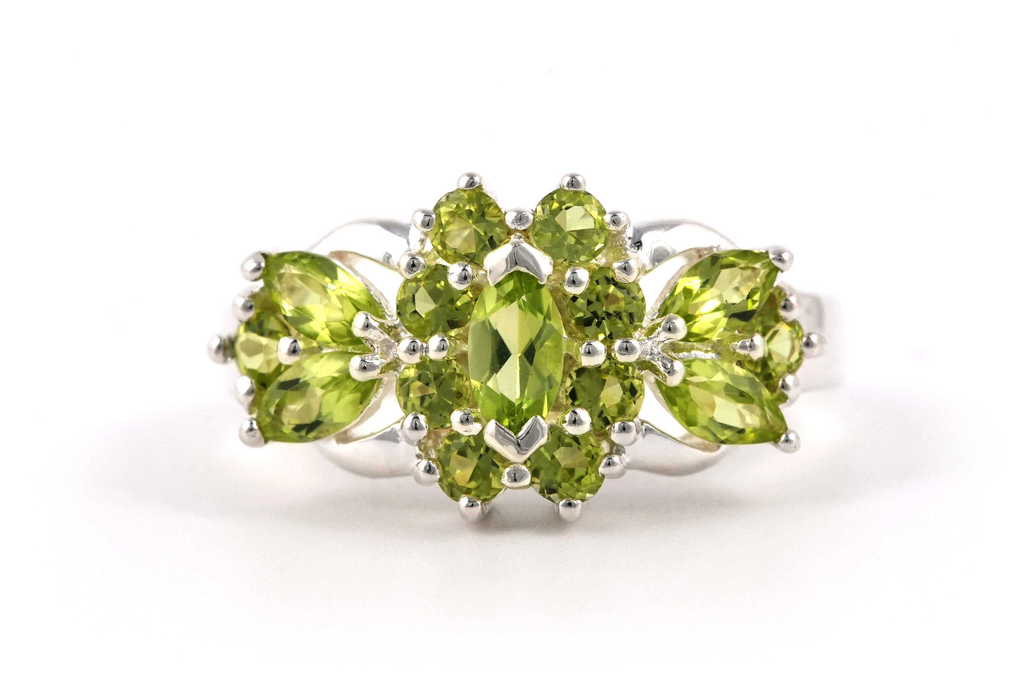 Bague contemporaine en argent 925 sertie de péridots - - 1