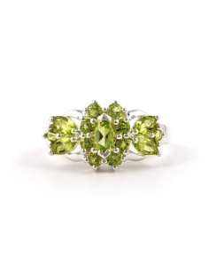 Bague contemporaine en argent 925 sertie de péridots - - 1