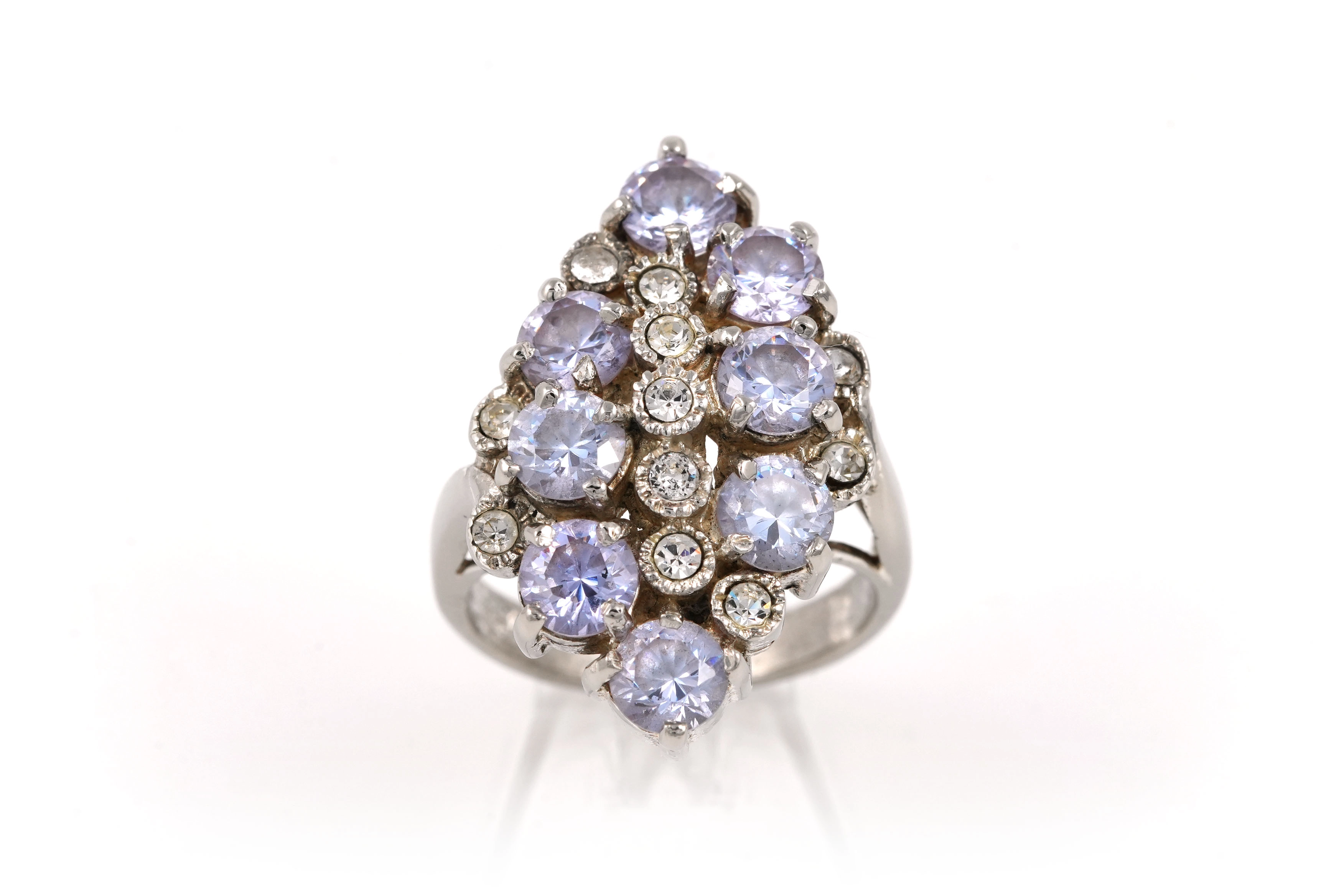 Bague contemporaine en argent sertie de zirconiums - - 1