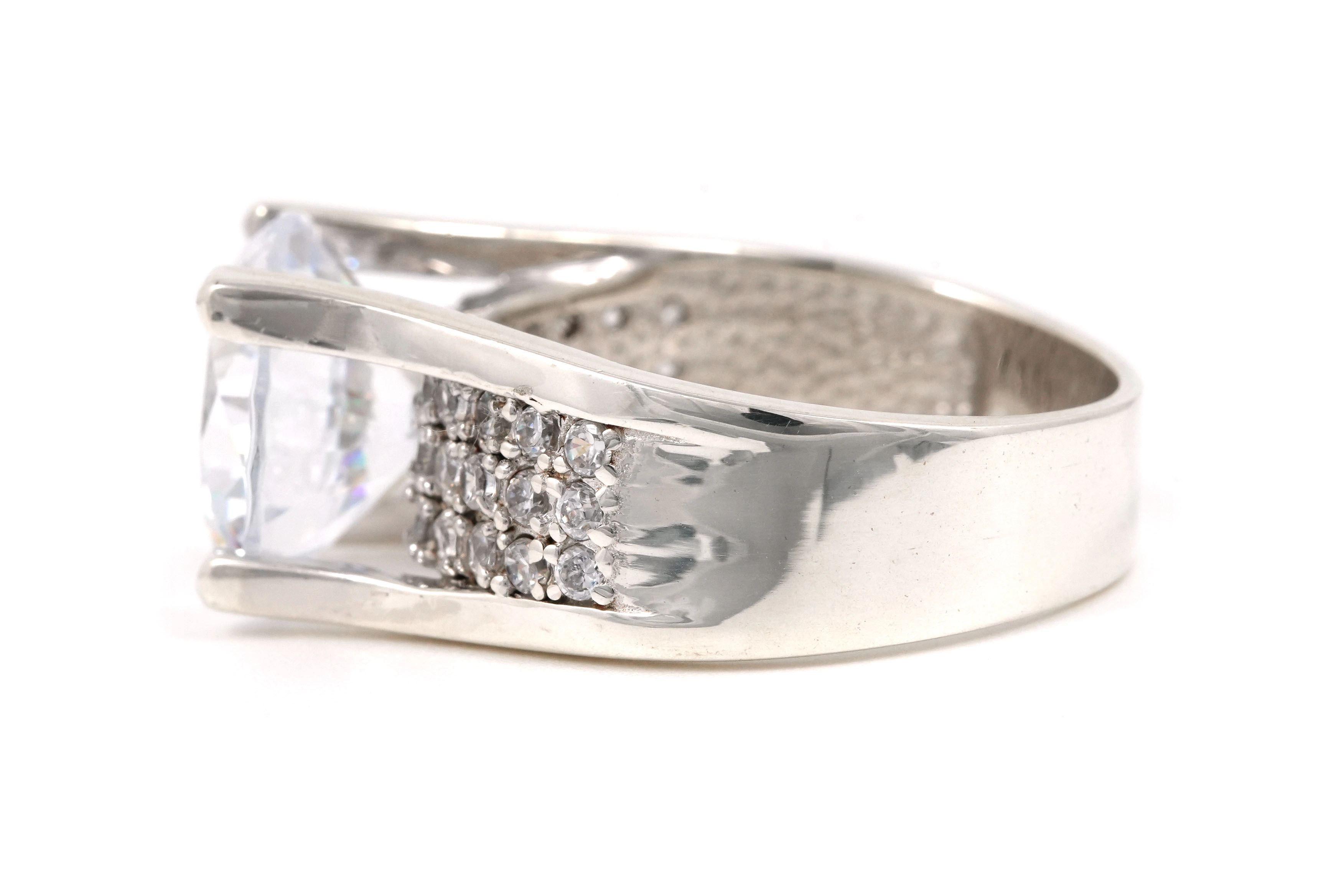 Bague contemporaine en argent 925 sertie de zirconiums - - 3