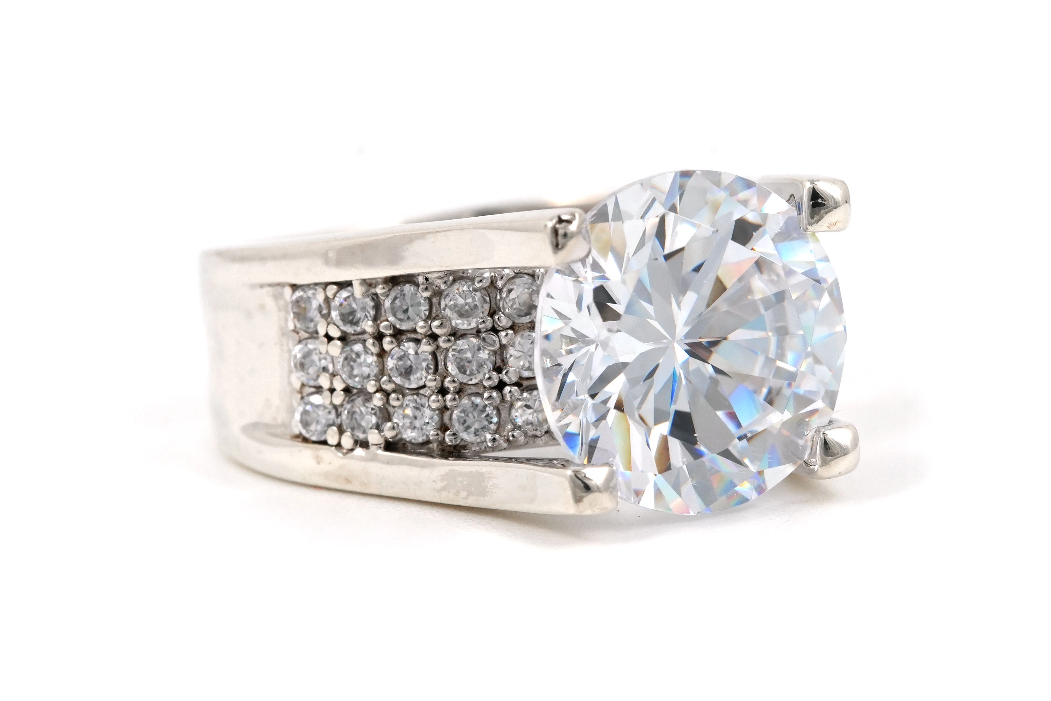 Bague contemporaine en argent 925 sertie de zirconiums - - 6