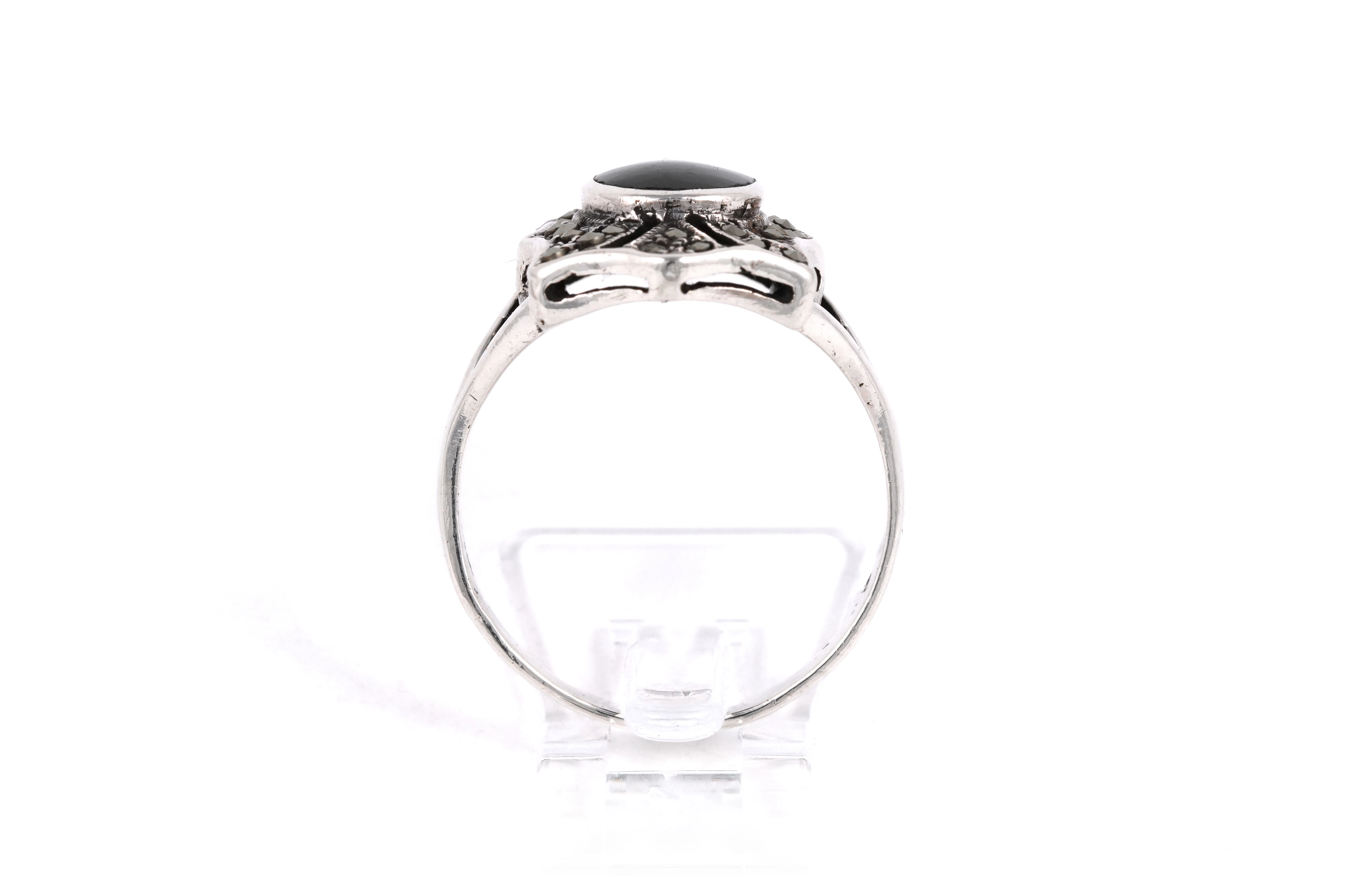 Bague contemporaine en argent 925 sertie d'une onyx et de marcassites - - 4