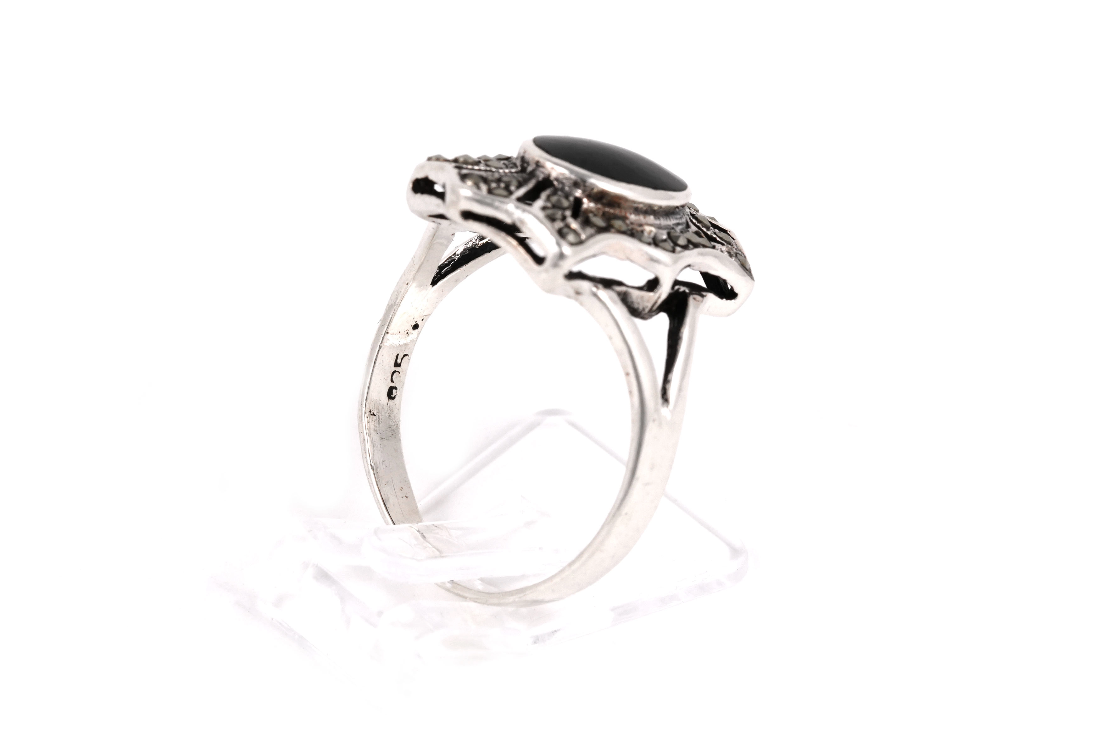 Bague contemporaine en argent 925 sertie d'une onyx et de marcassites - - 6