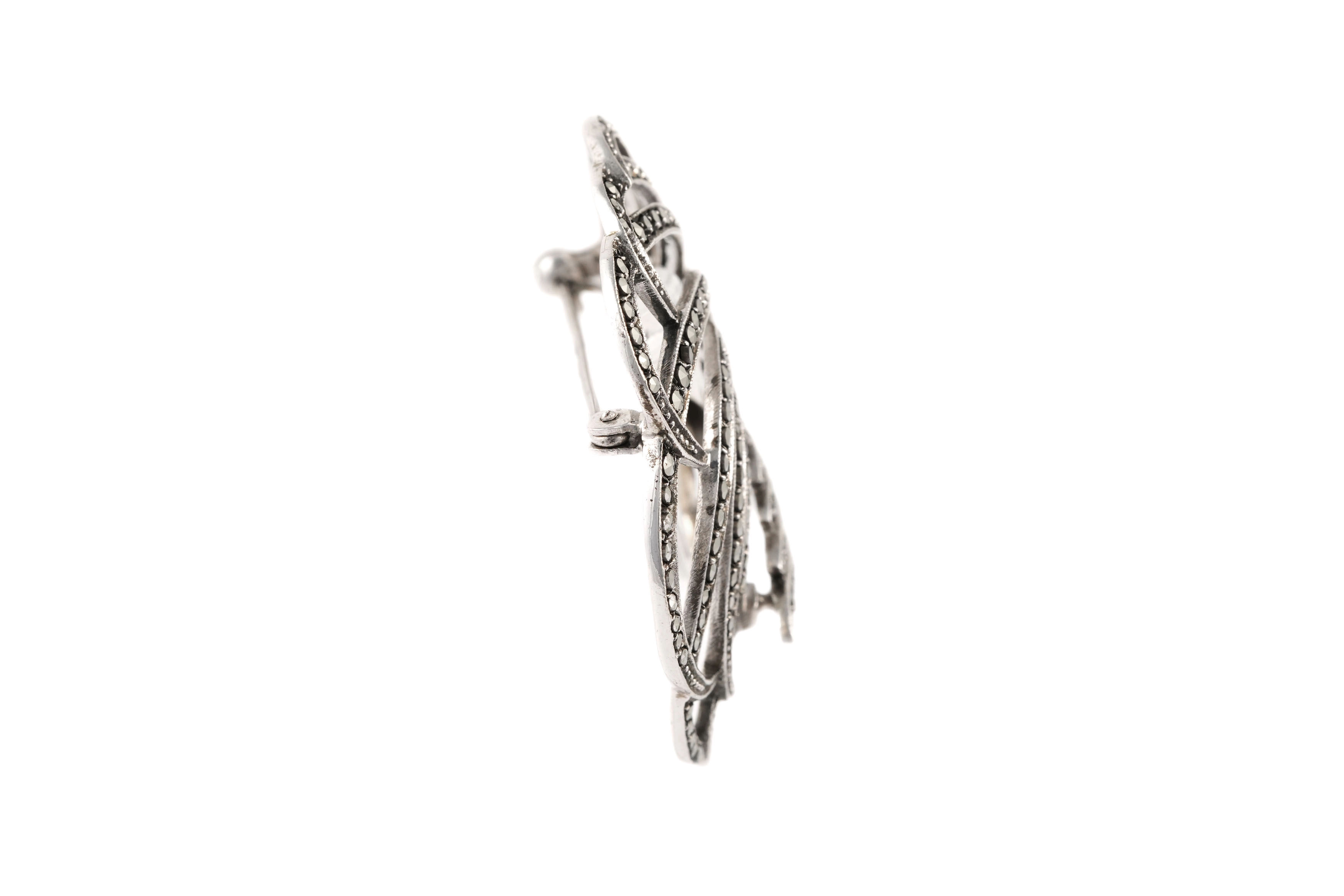 Broche Années 50 en argent 835 sertie de marcassites - - 5
