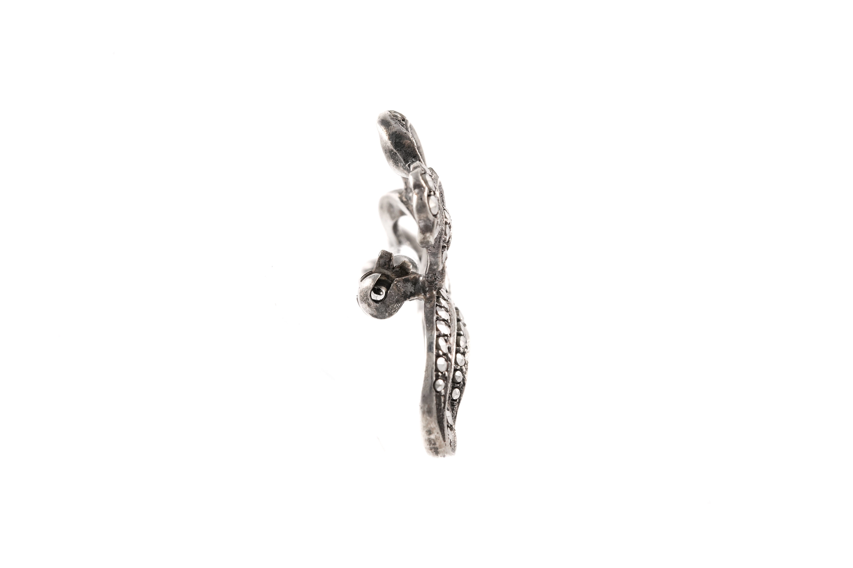 Broche Années 50 en argent sertie de marcassites - - 5