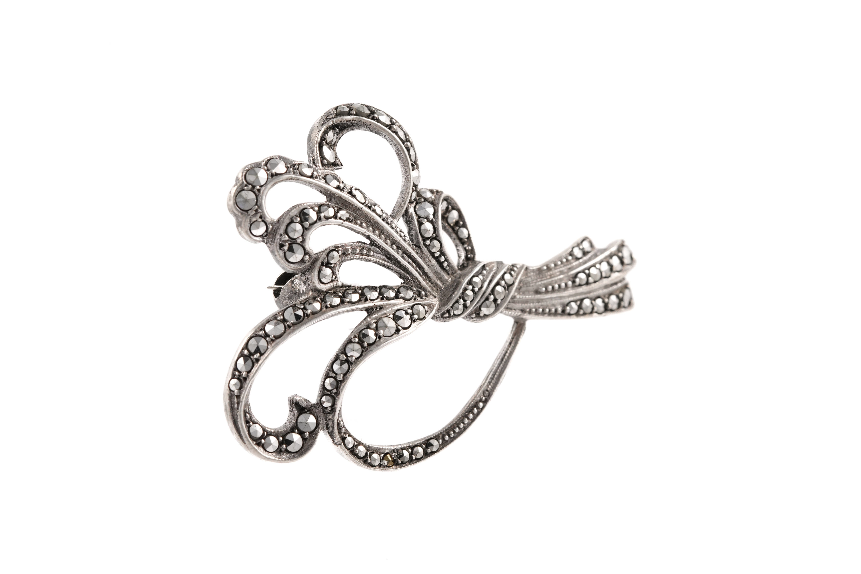 Broche Années 50 en argent sertie de marcassites - - 6